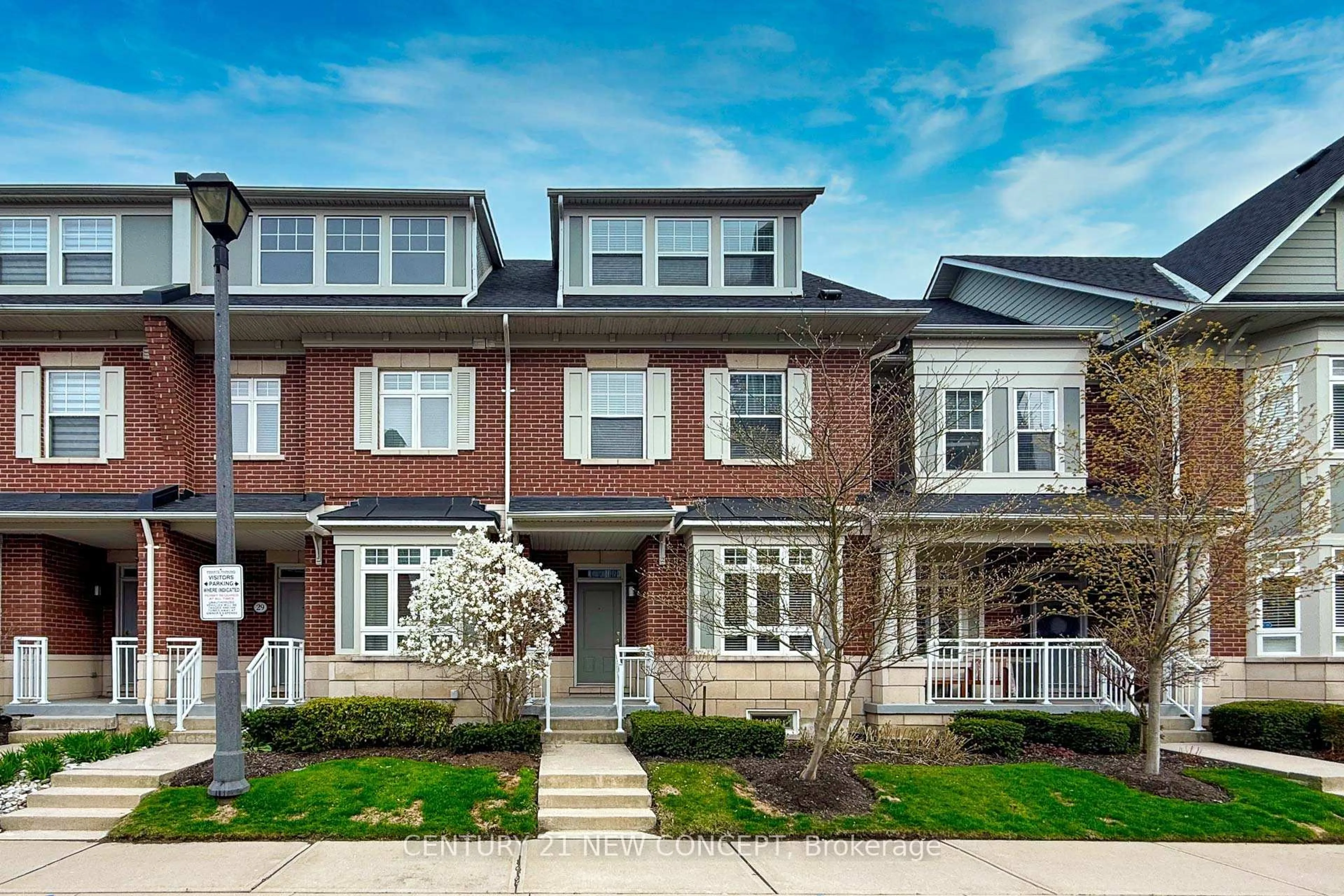 Home with brick exterior material, street for 31 Compass Way, Mississauga Ontario L5G 4T8