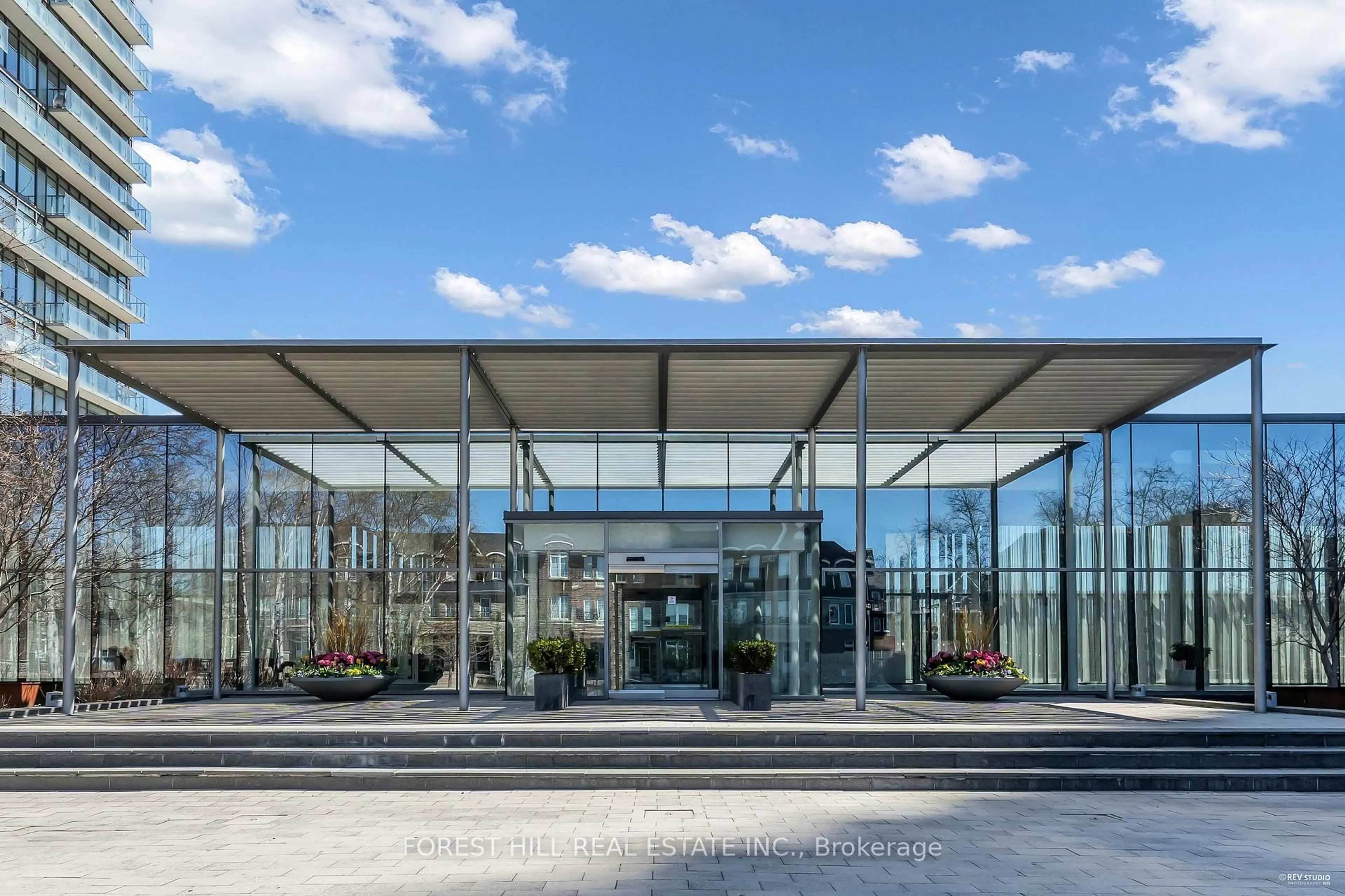 Indoor foyer for 103 The Queensway Ave #1301, Toronto Ontario M6S 5B3