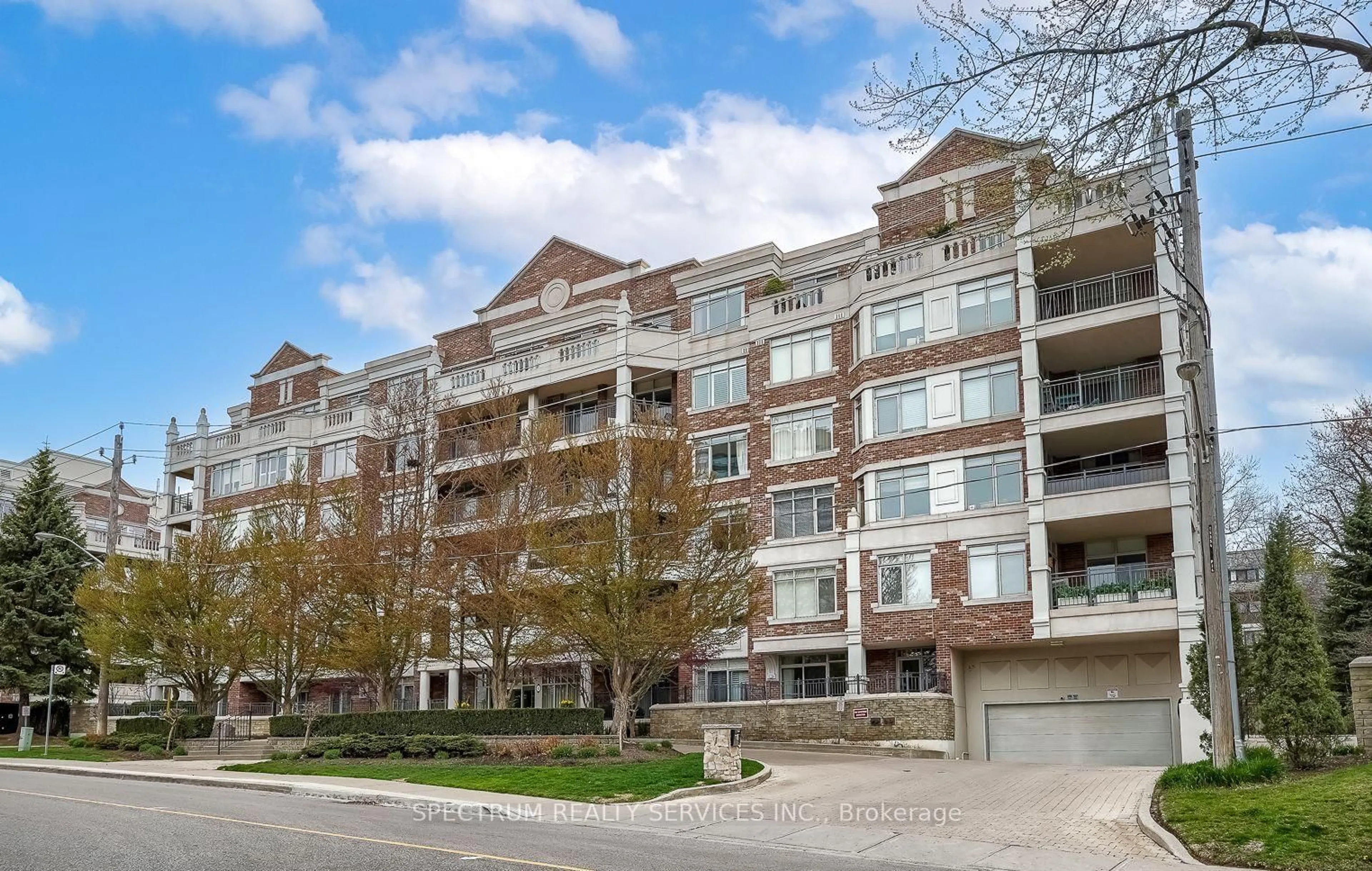 A pic from outside/outdoor area/front of a property/back of a property/a pic from drone, street for 12 Old Mill Tr #109, Toronto Ontario M8X 2Z4