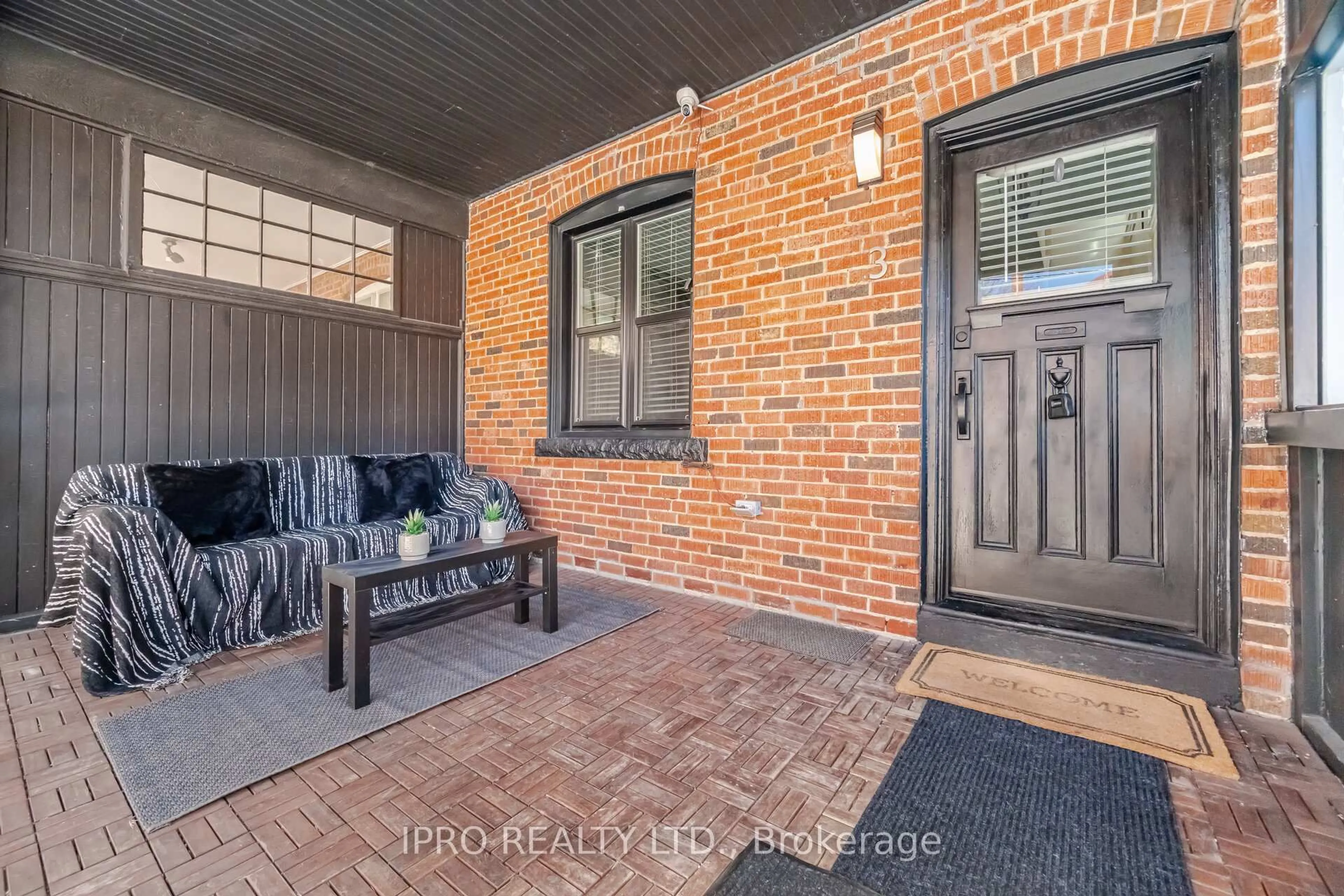 Unknown for 3 Glen Gordon Rd, Toronto Ontario M6P 1B7