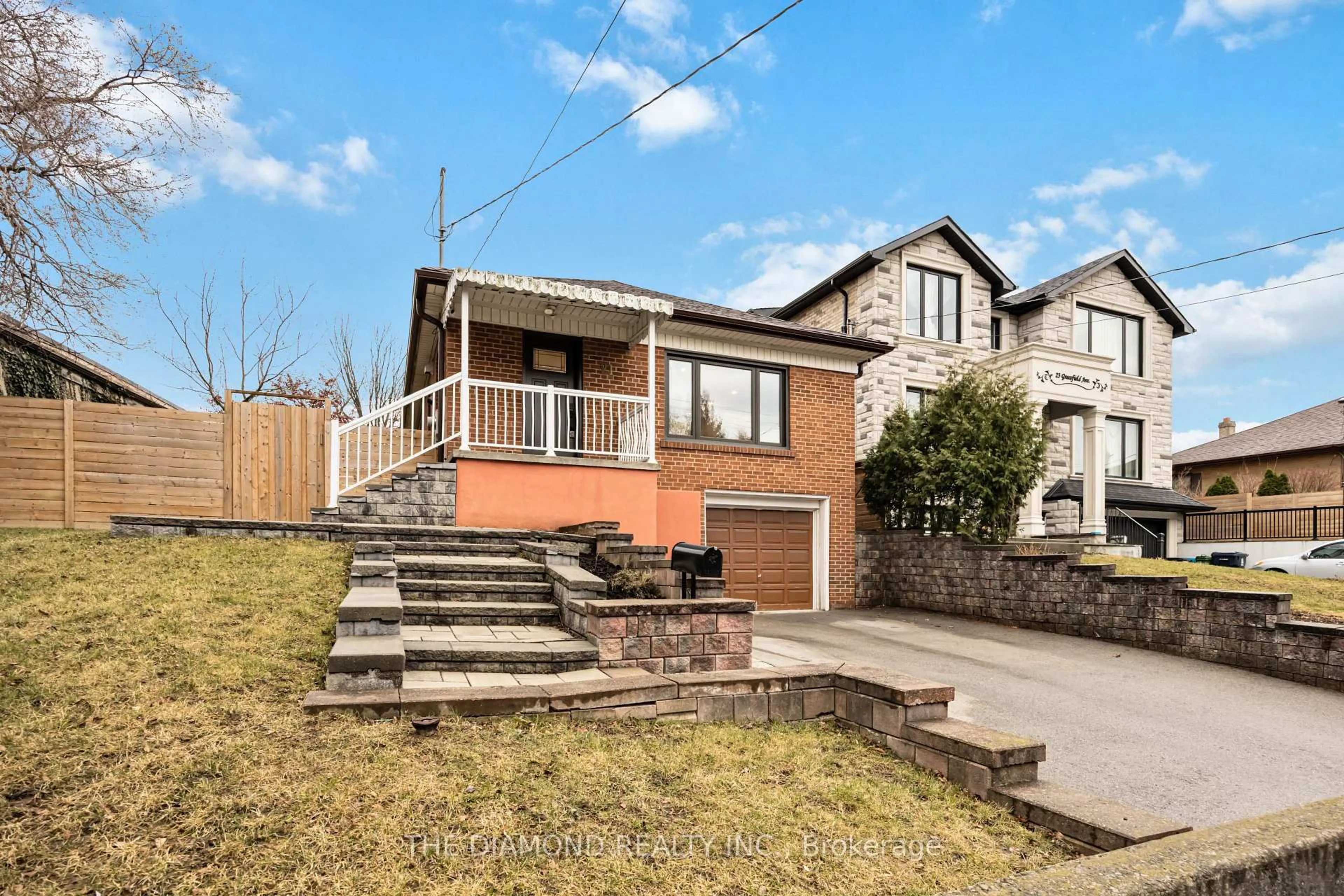 A pic from outside/outdoor area/front of a property/back of a property/a pic from drone, street for 21 Gracefield Ave, Toronto Ontario M6L 1L2