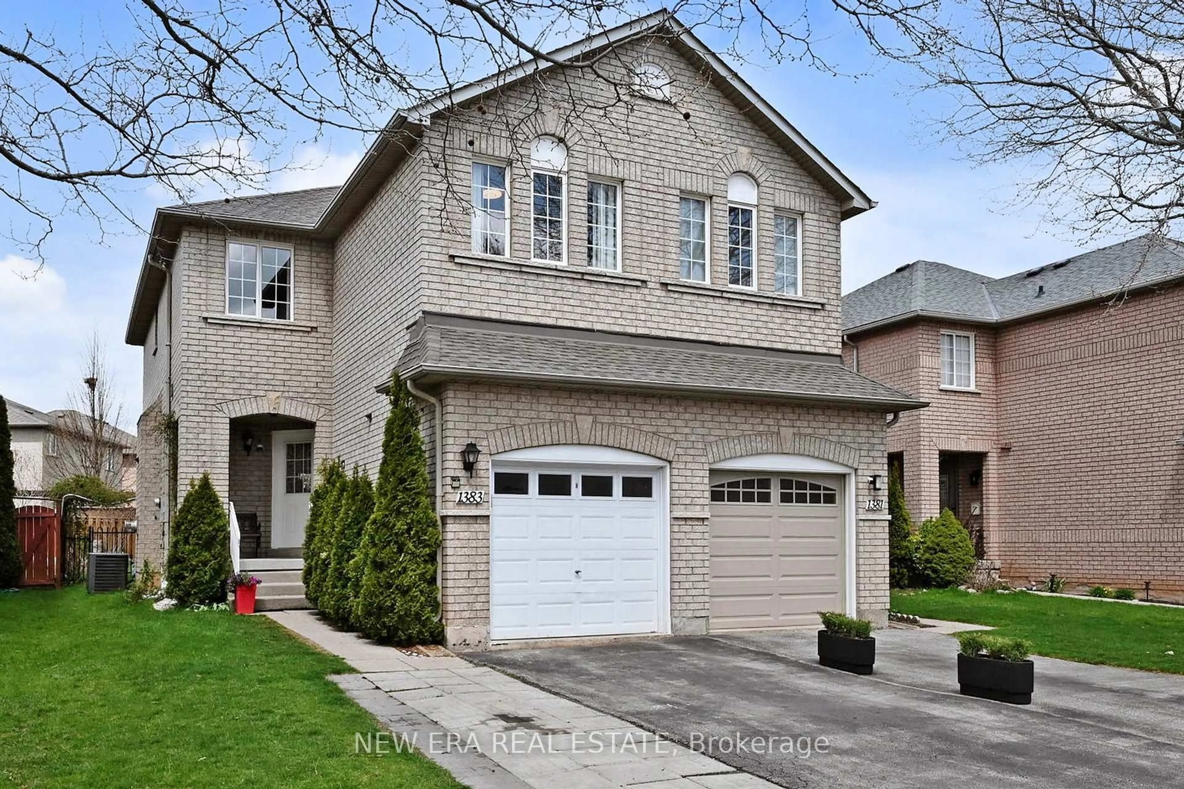Home with brick exterior material, street for 1383 Brookstar Dr, Oakville Ontario L6M 3W2