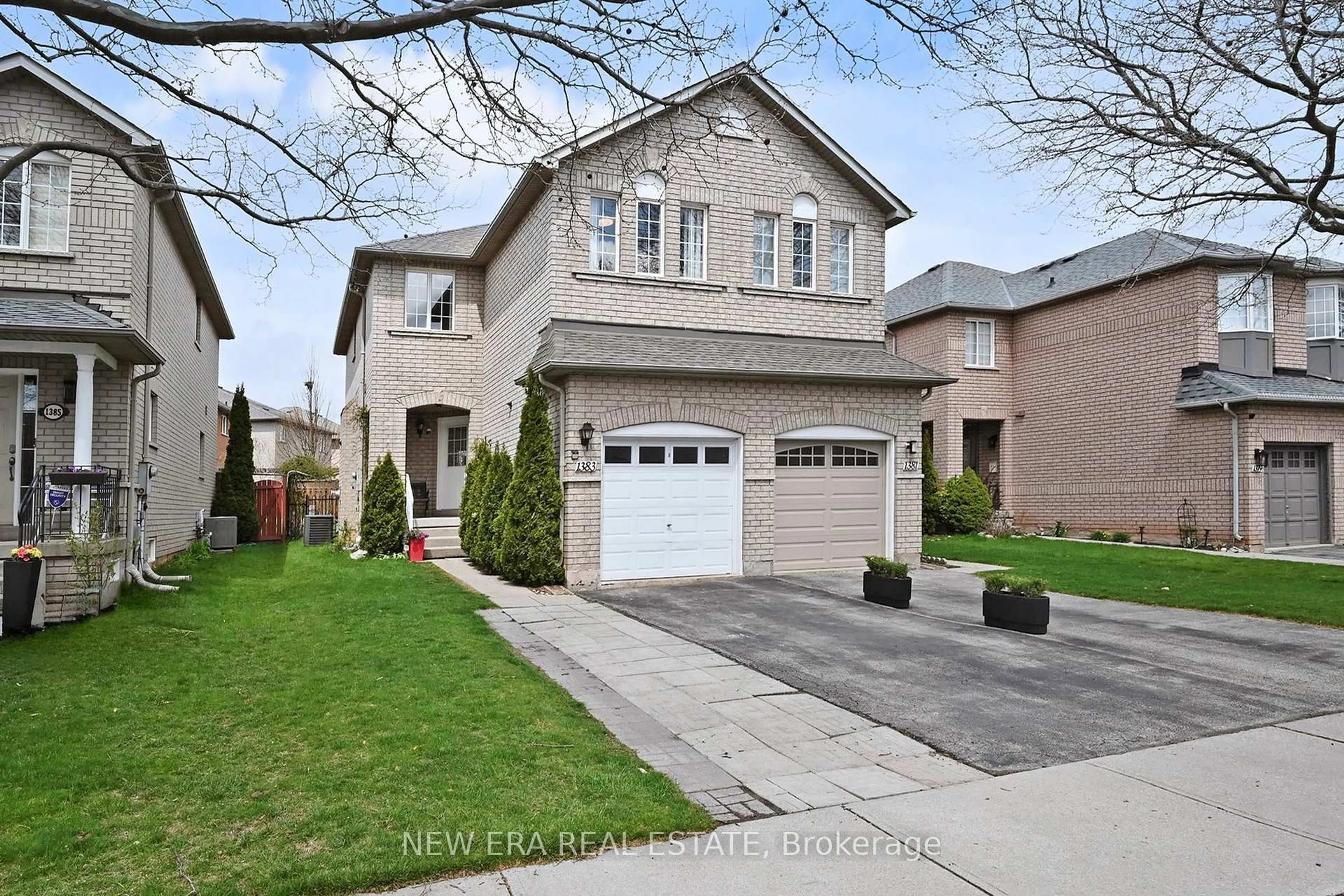Home with brick exterior material, street for 1383 Brookstar Dr, Oakville Ontario L6M 3W2