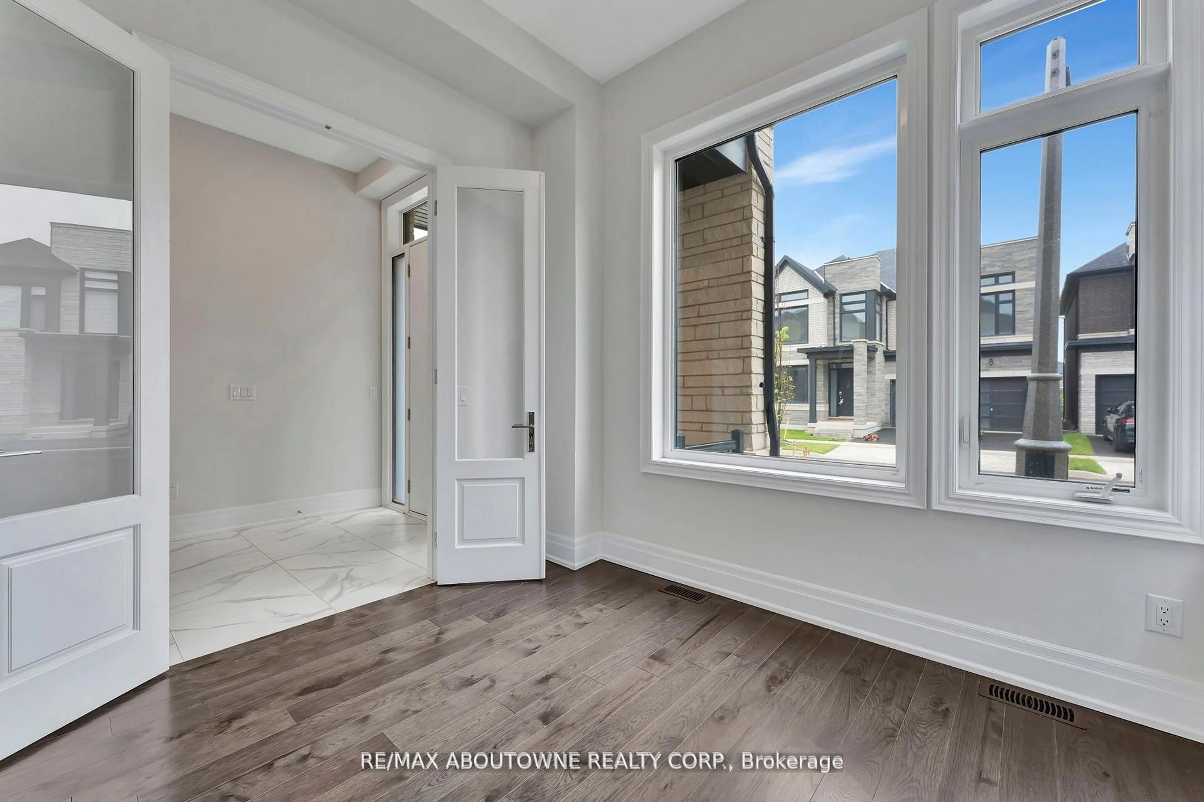 Unknown for 1230 Pondside Tr, Oakville Ontario L6M 5M7