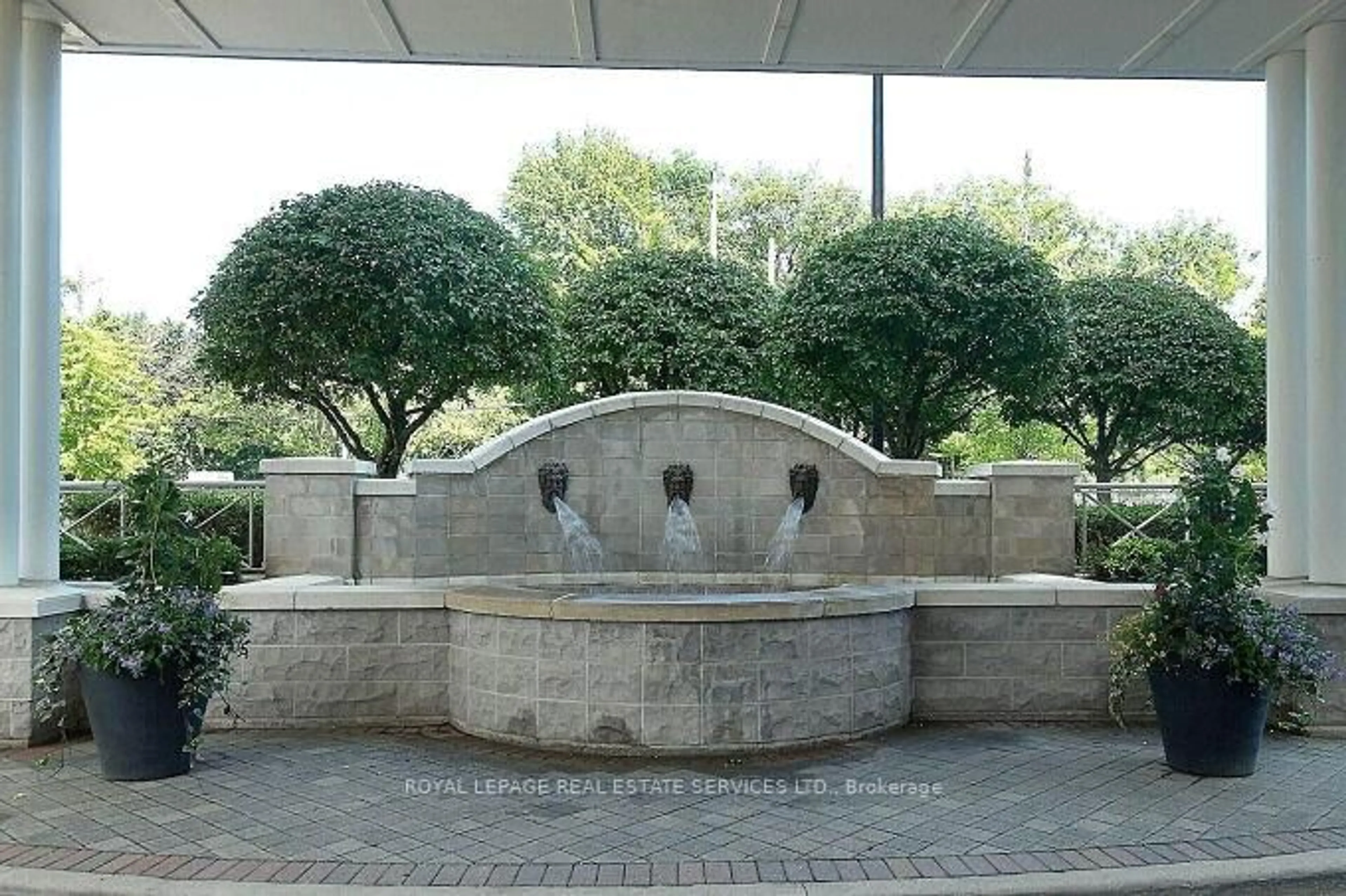 Patio, street for 1 Aberfoyle Cres #SPH2, Toronto Ontario M8X 2X8