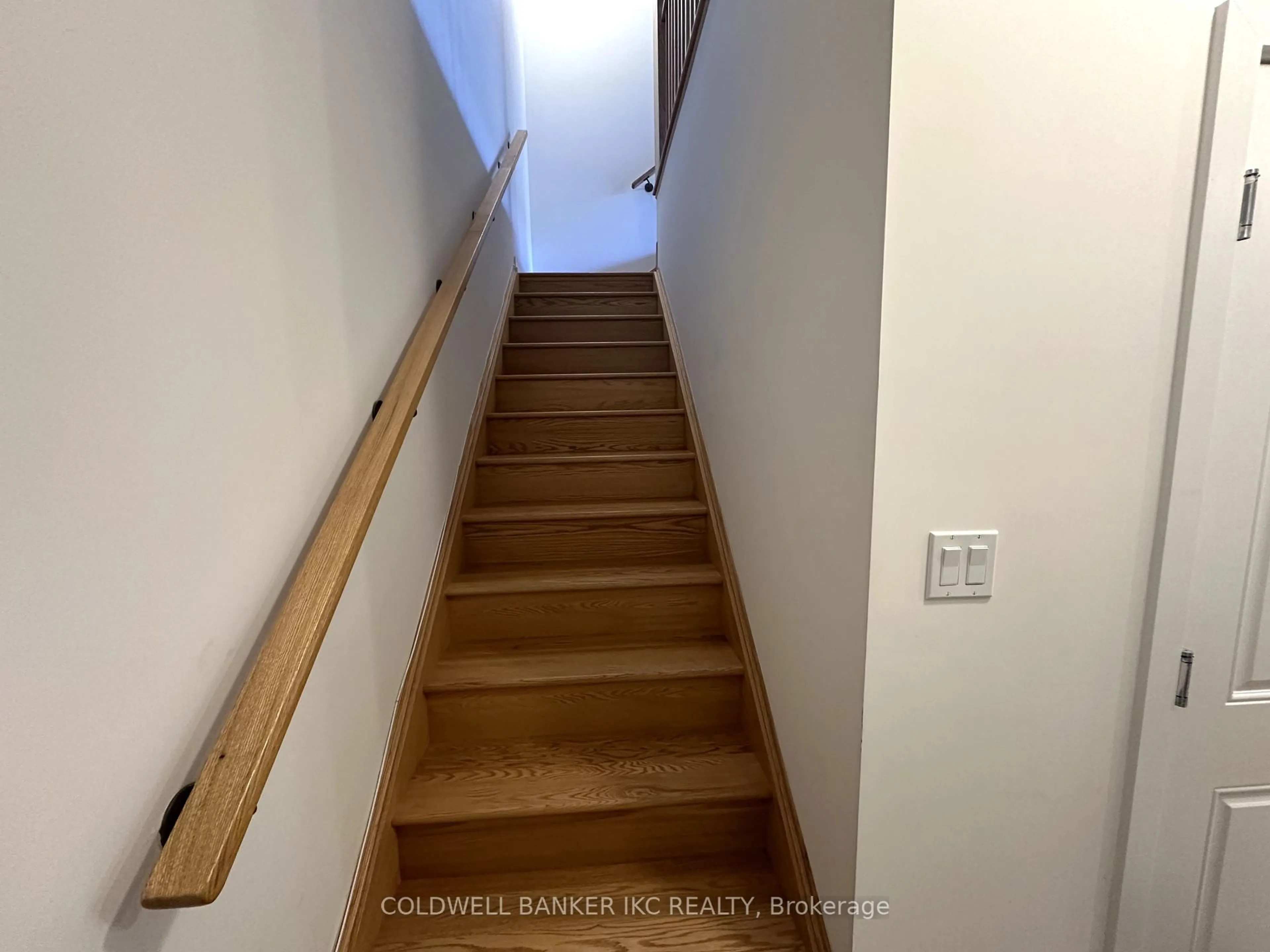 Stairs for 1545 Moonseed Pl, Milton Ontario L9E 1V4