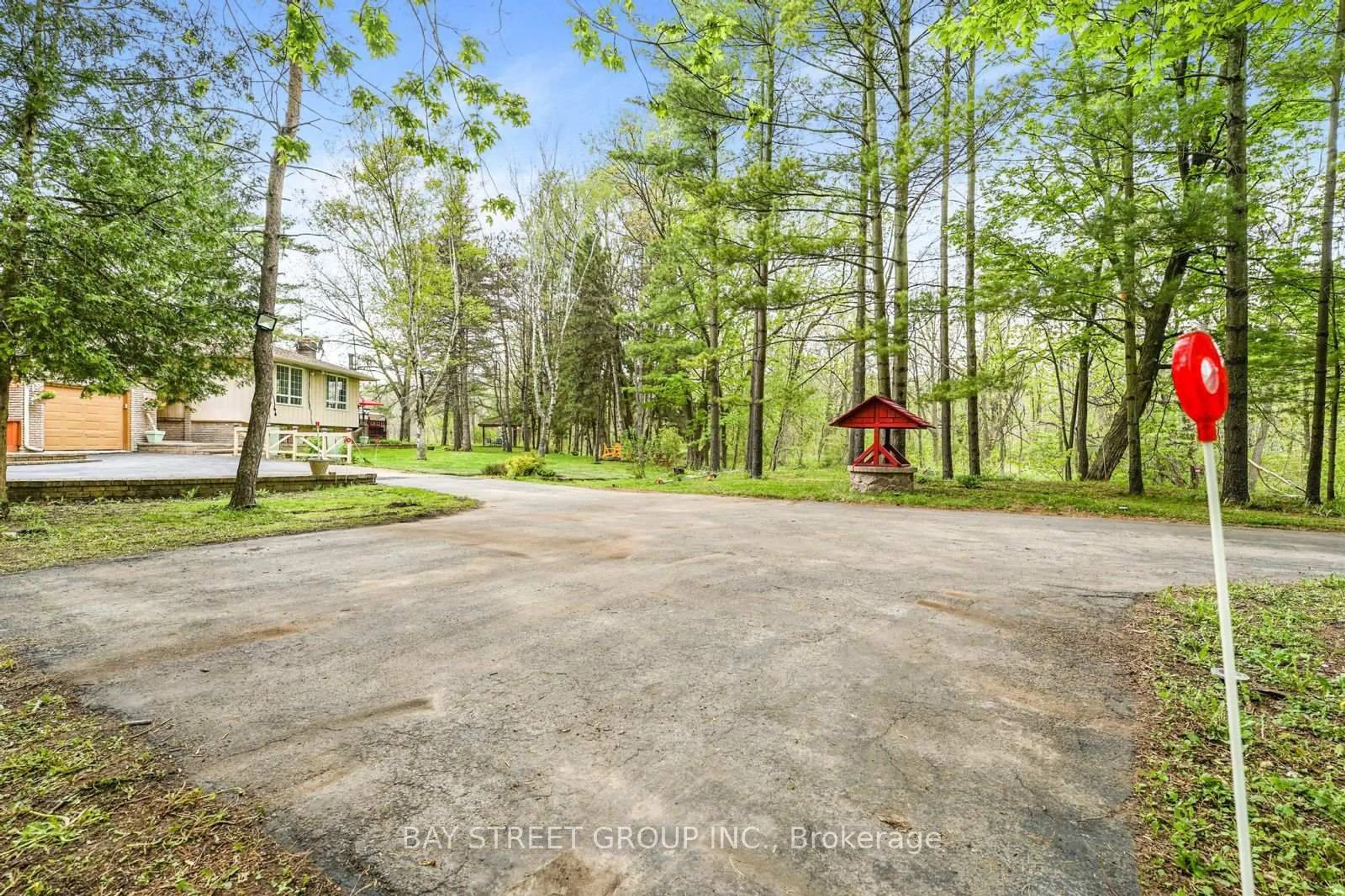A pic from outside/outdoor area/front of a property/back of a property/a pic from drone, forest/trees view for 4421 No 4 Side Rd, Burlington Ontario L7M 0S4