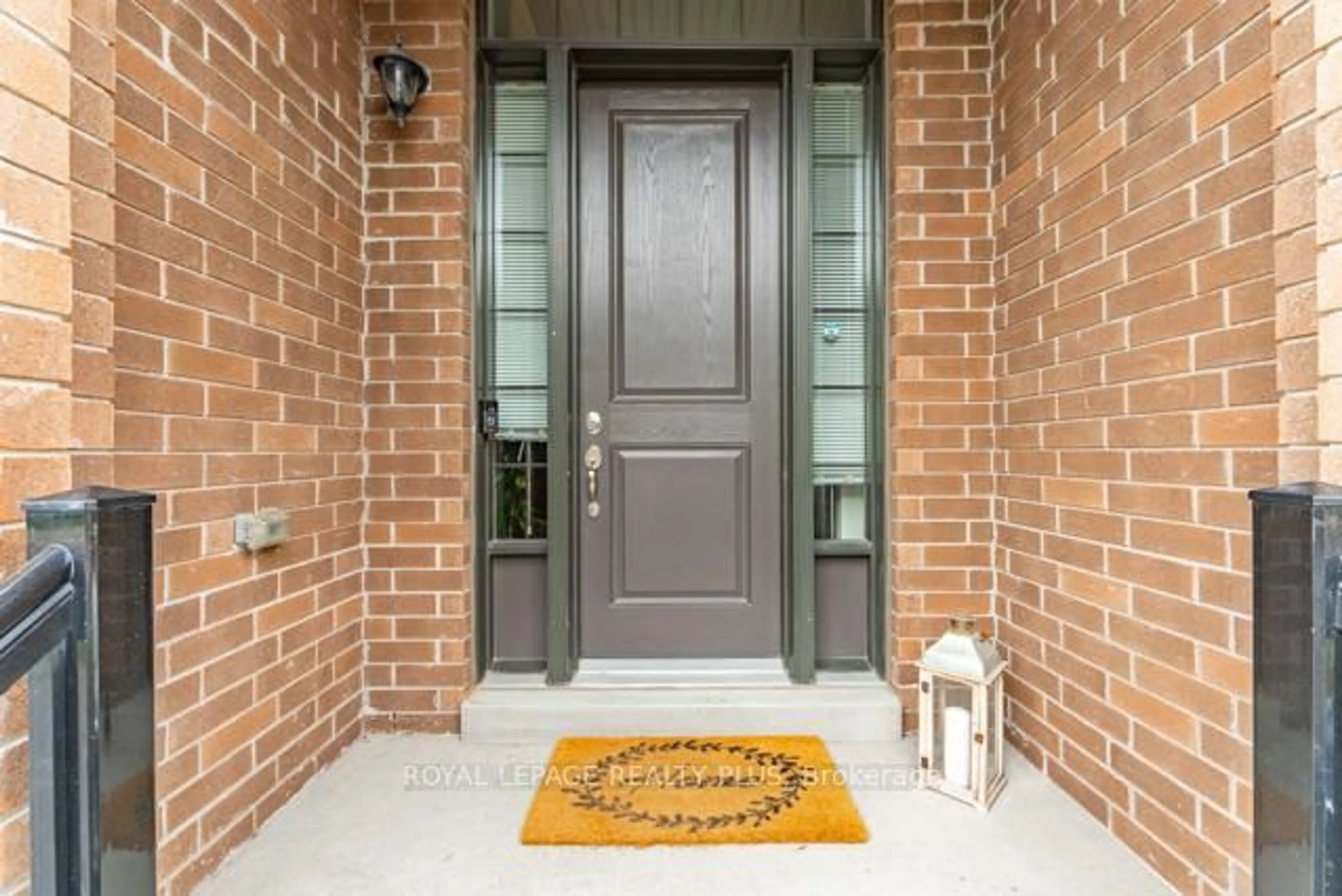 Indoor entryway for 12 Edward Horton Cres #156, Toronto Ontario M8Z 0E5