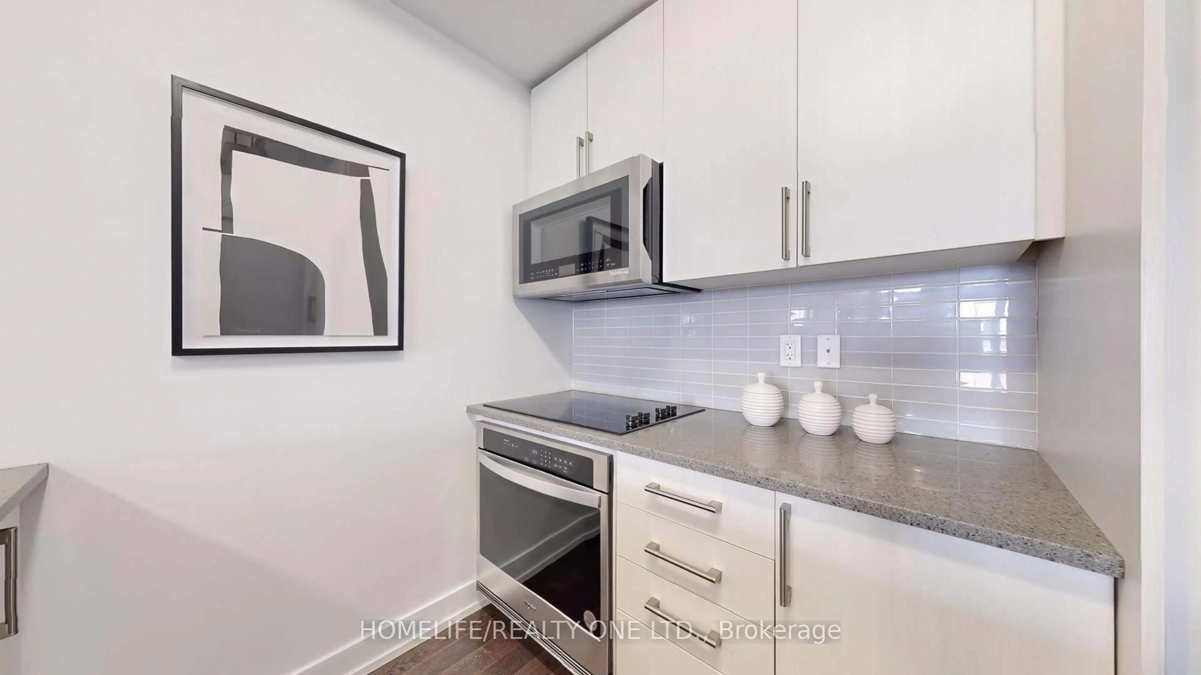 Standard kitchen, unknown for 1072 Lansdowne Ave, Toronto Ontario M6H 4H2