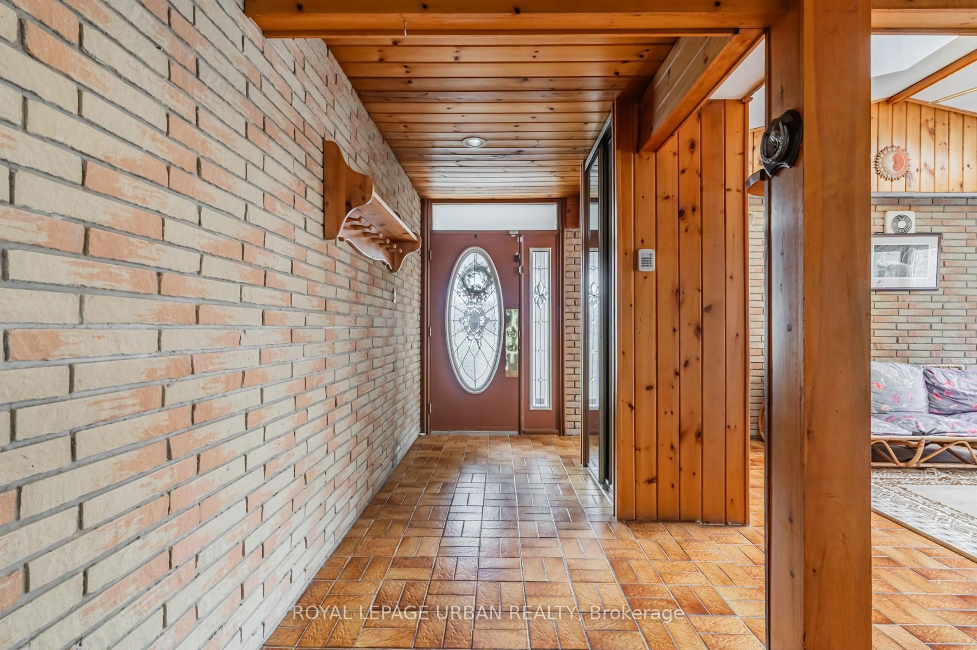 Indoor foyer for 66 Aura Lea Blvd, Toronto Ontario M9M 1K5