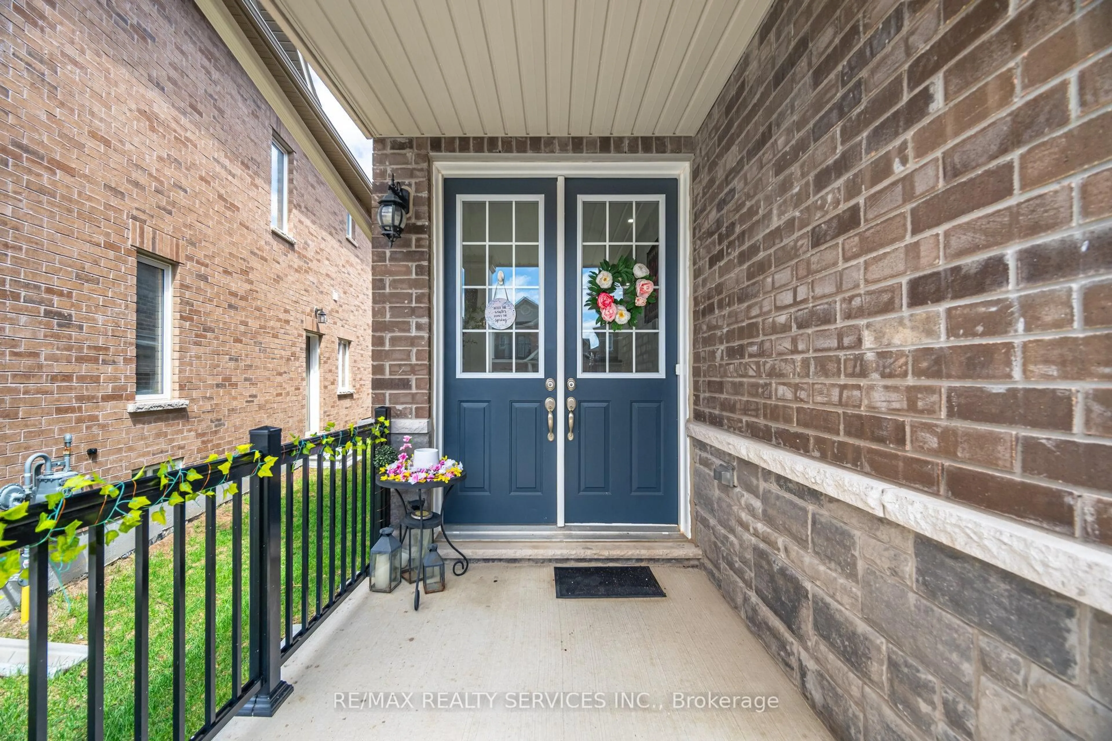 Unknown for 8 Overstone Rd, Halton Hills Ontario L7G 0N5