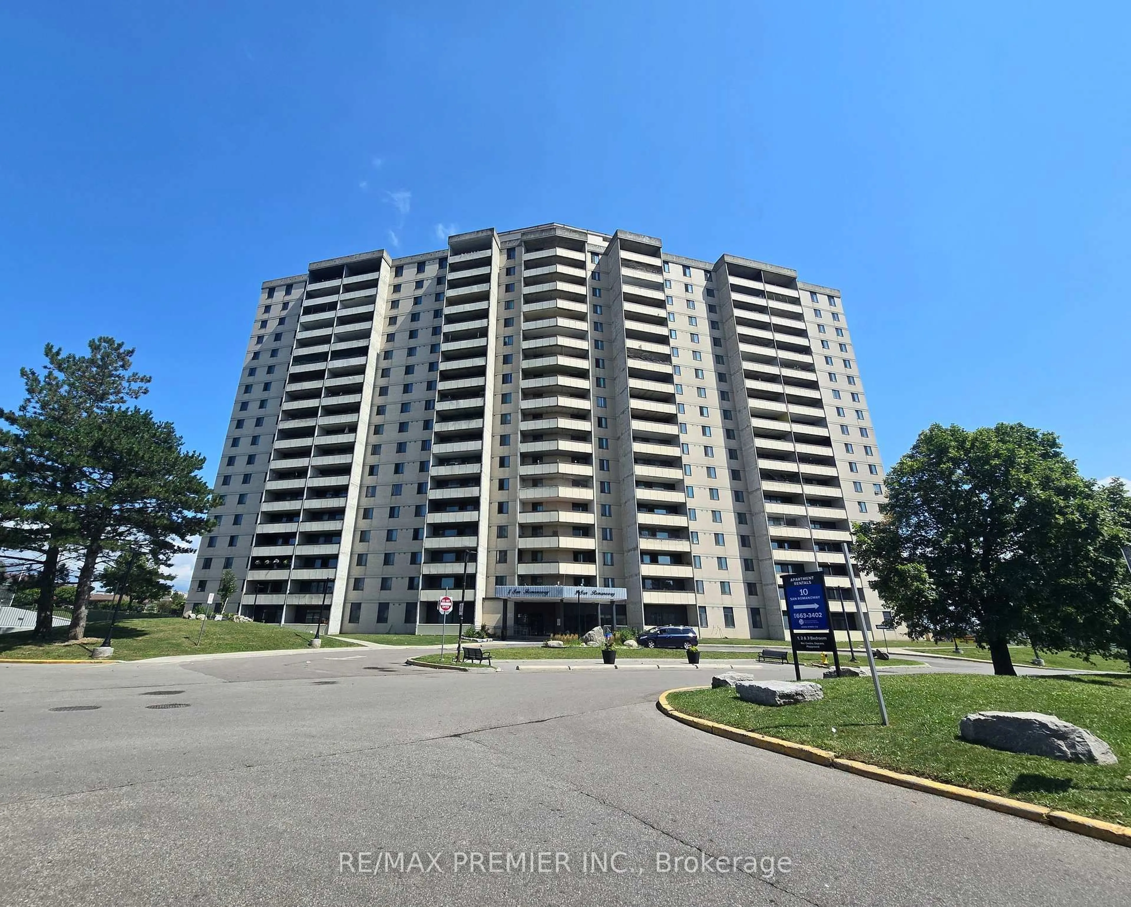 A pic from outside/outdoor area/front of a property/back of a property/a pic from drone, unknown for 5 San Romanoway Way #402, Toronto Ontario M3N 2Y4