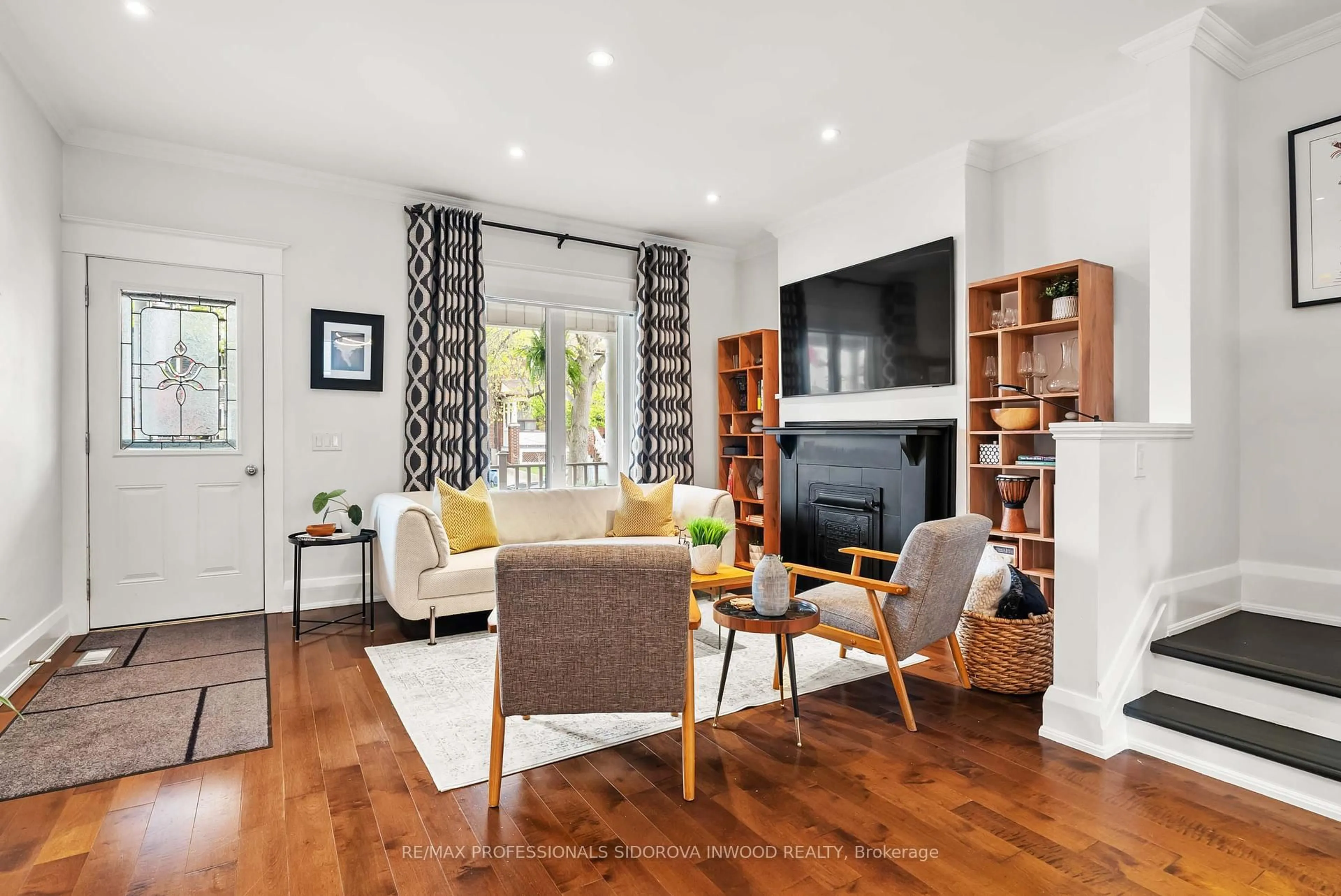 Living room with furniture, unknown for 144 Nairn Ave, Toronto Ontario M6E 4H1