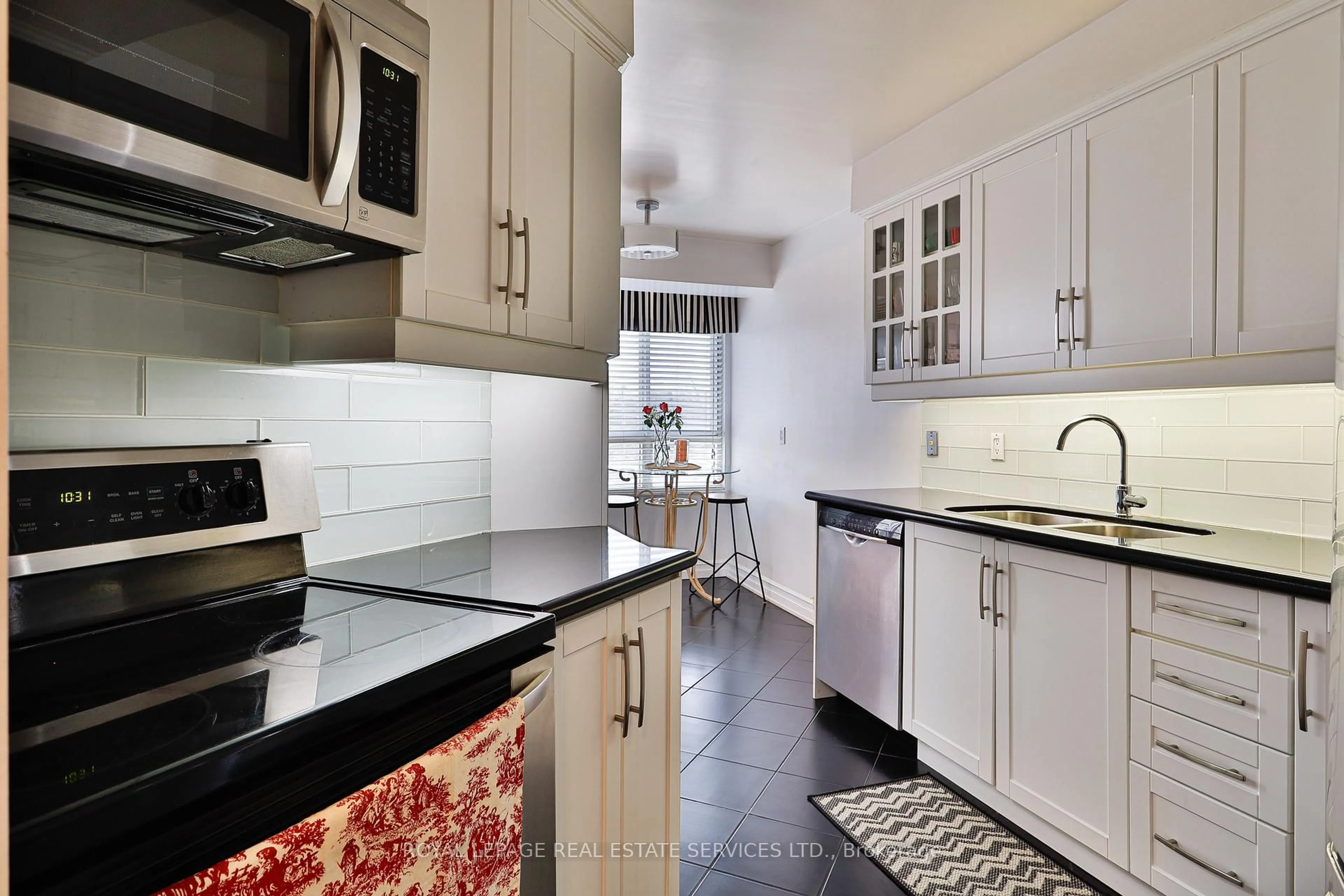 Unknown for 2285 Lake Shore Blvd #308, Toronto Ontario M8V 3X9