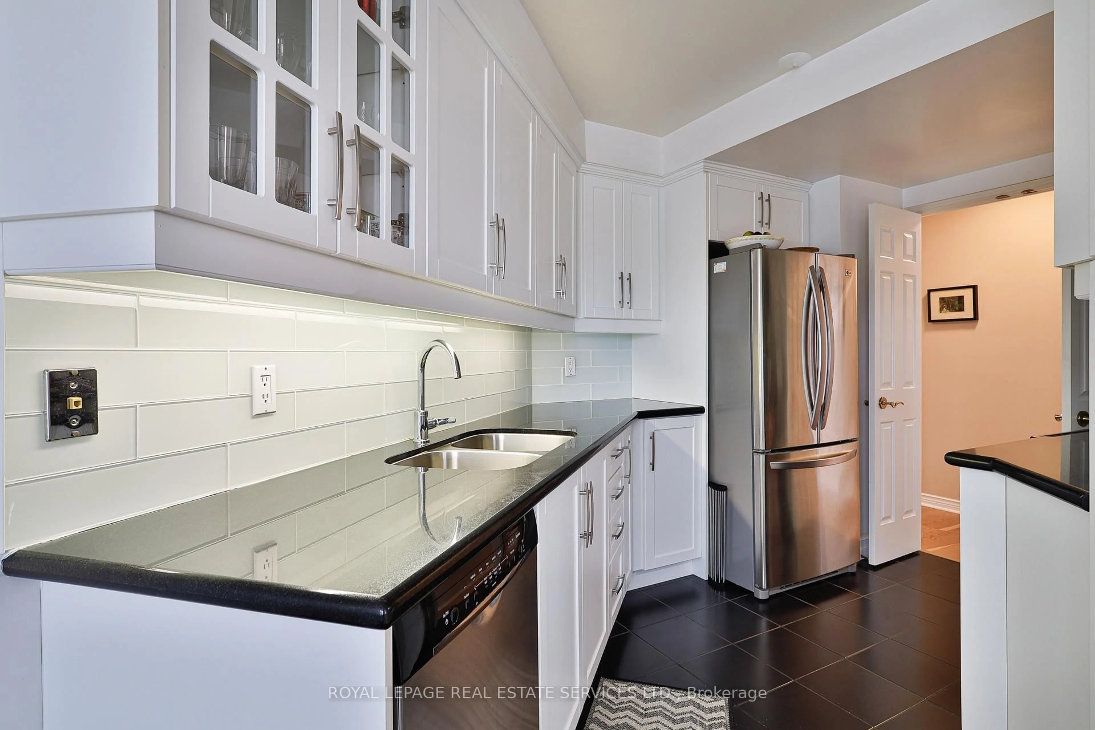 Unknown for 2285 Lake Shore Blvd #308, Toronto Ontario M8V 3X9