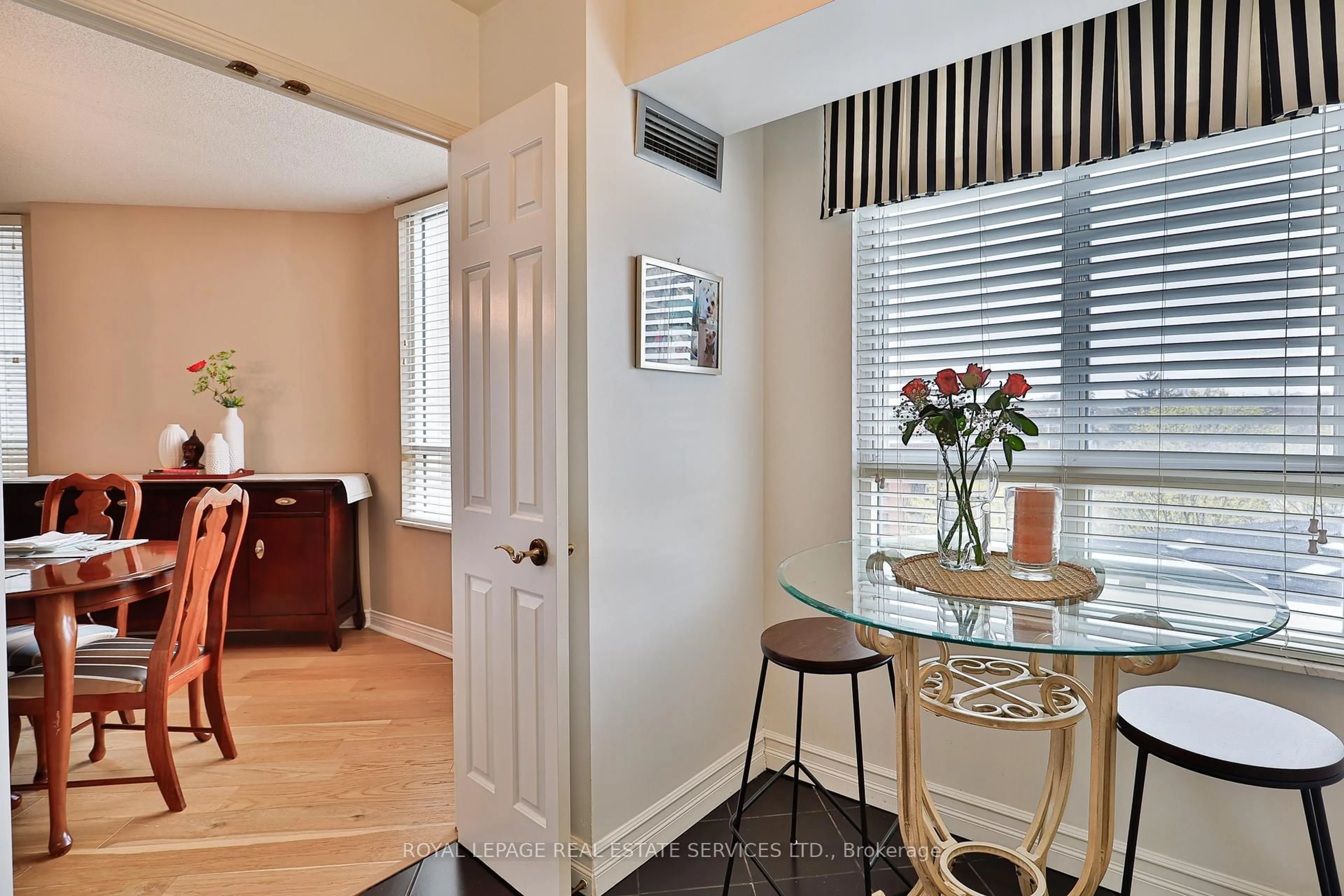 Indoor entryway for 2285 Lake Shore Blvd #308, Toronto Ontario M8V 3X9