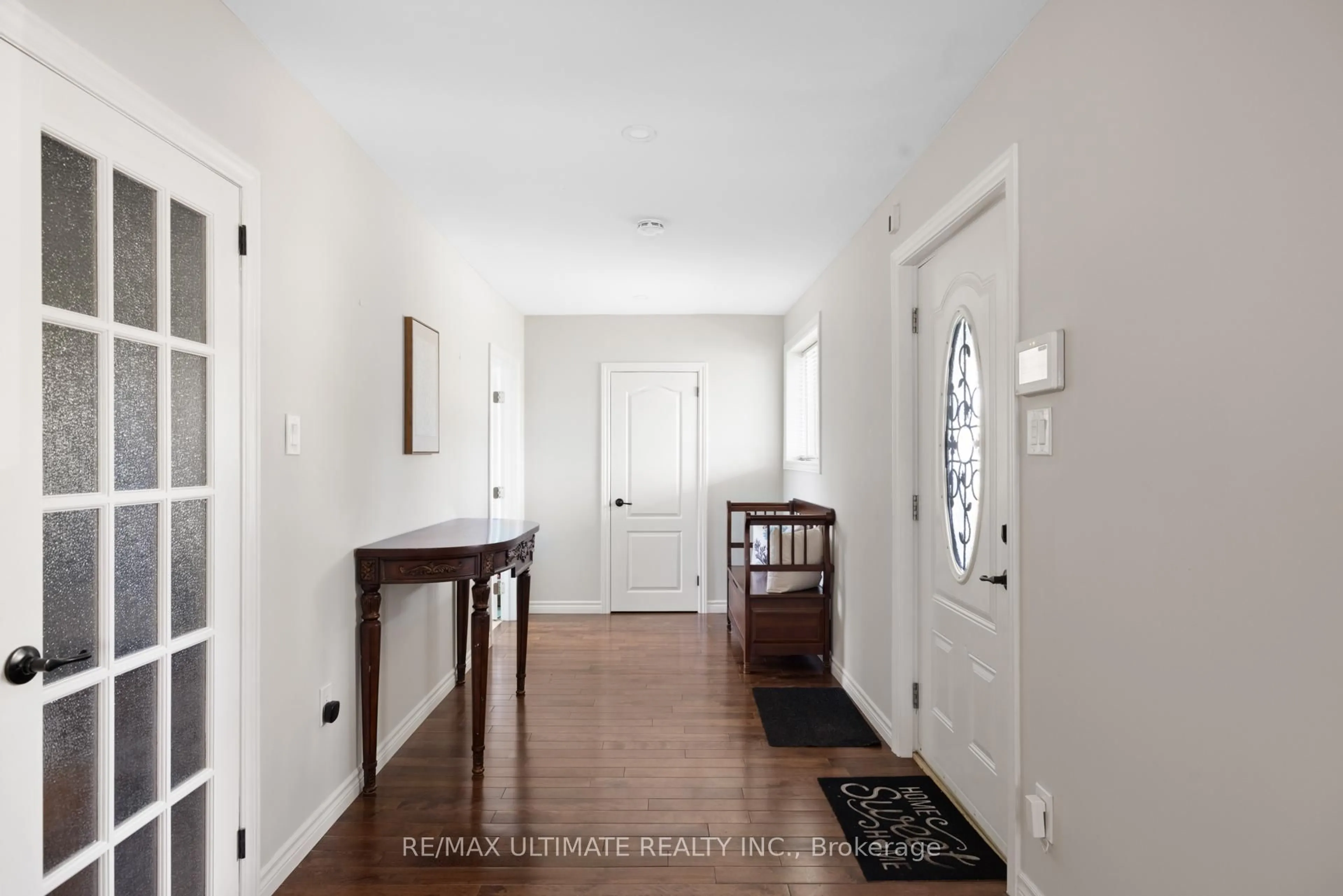 Indoor entryway for 257 Wales Cres, Oakville Ontario L6L 3X8