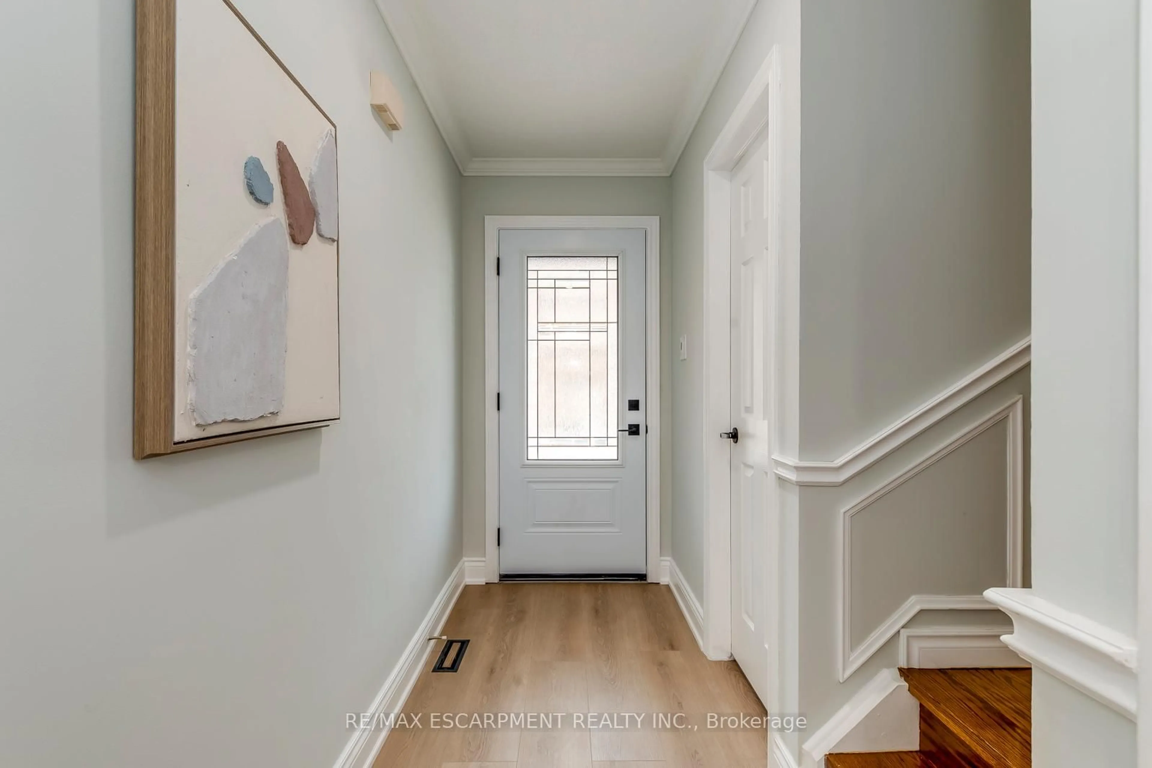 Indoor entryway for 2880 Headon Forest Dr #9, Burlington Ontario L7M 4H2
