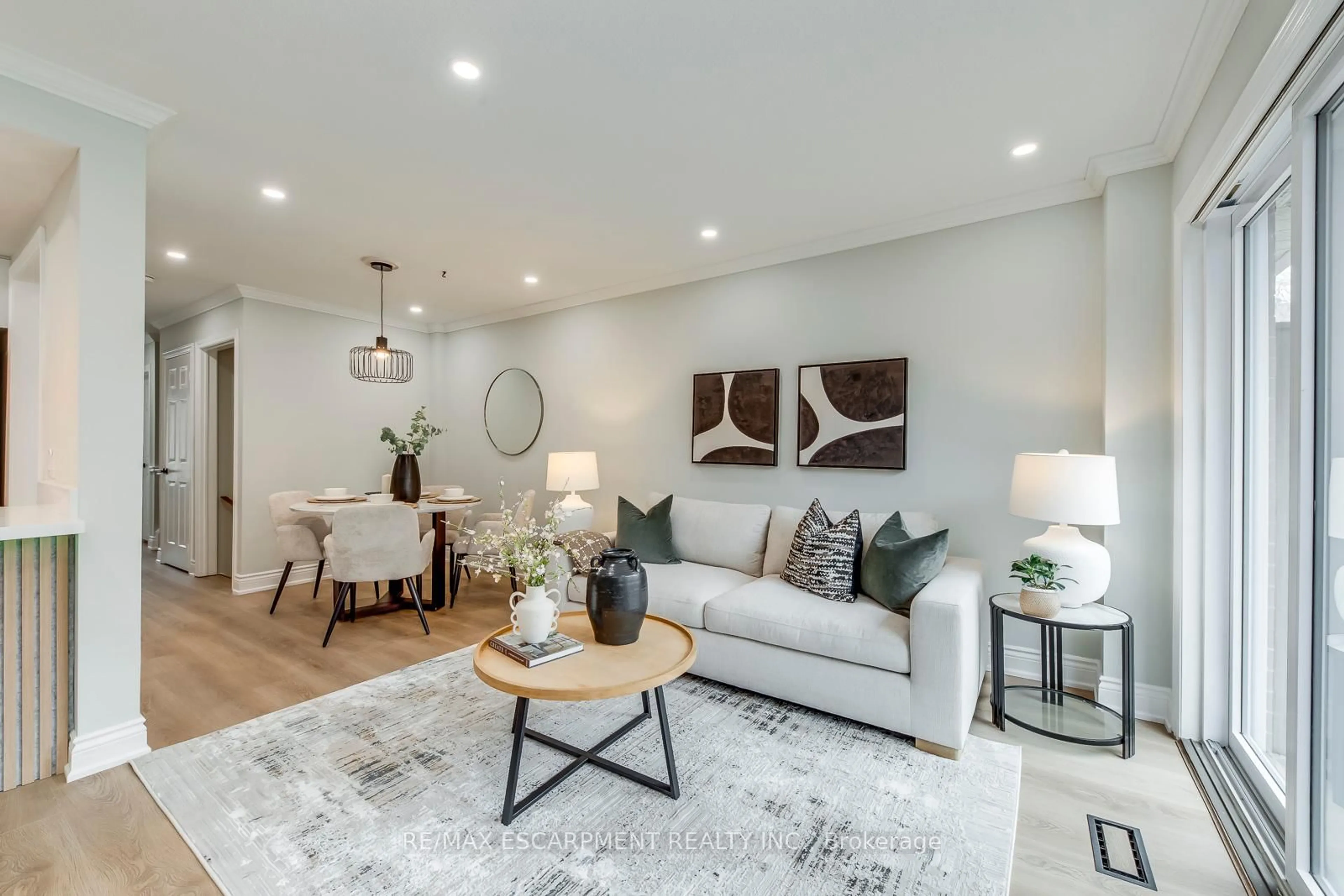 Living room with furniture, unknown for 2880 Headon Forest Dr #9, Burlington Ontario L7M 4H2