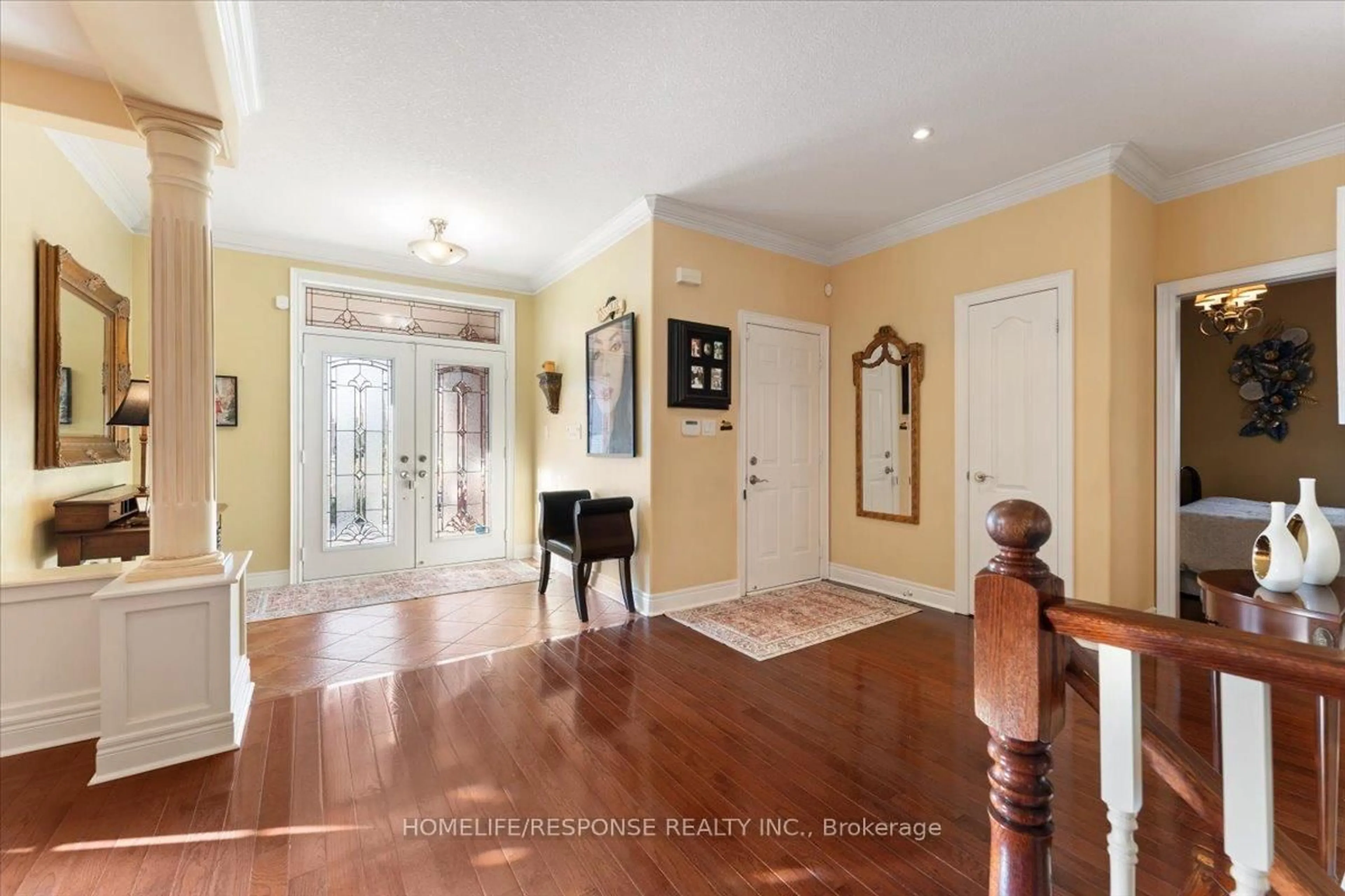 Indoor entryway for 17 McNutt St, Brampton Ontario L6Y 5L3