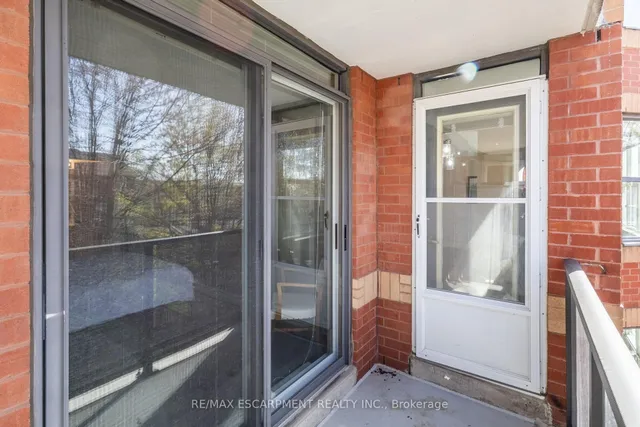 Additional property image - 2199 Sixth Line Unit 314