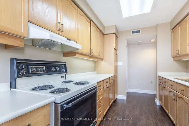 Additional property image - 2199 Sixth Line Unit 314