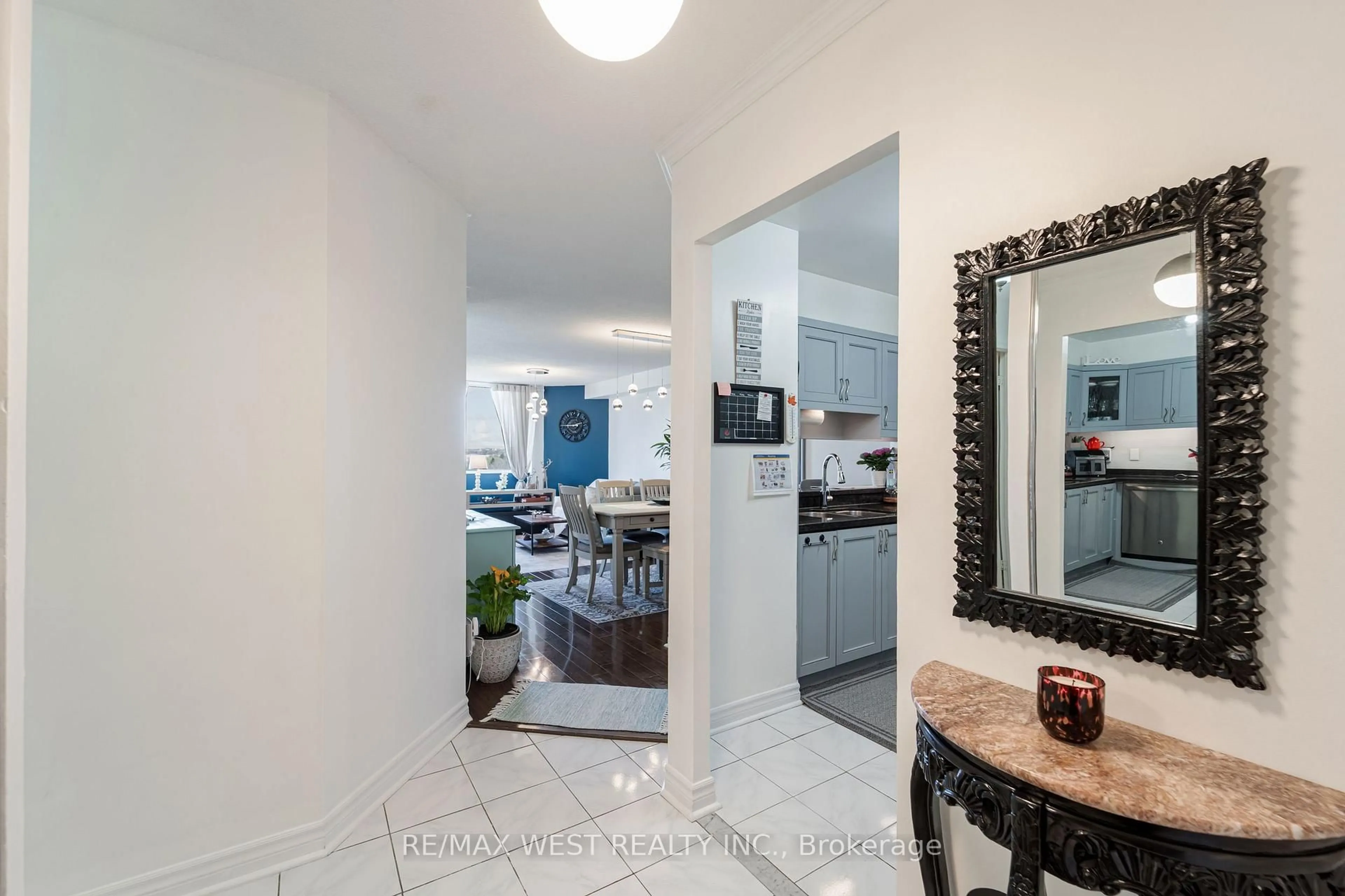 Unknown for 236 Albion Rd #1110, Toronto Ontario M9W 6A6