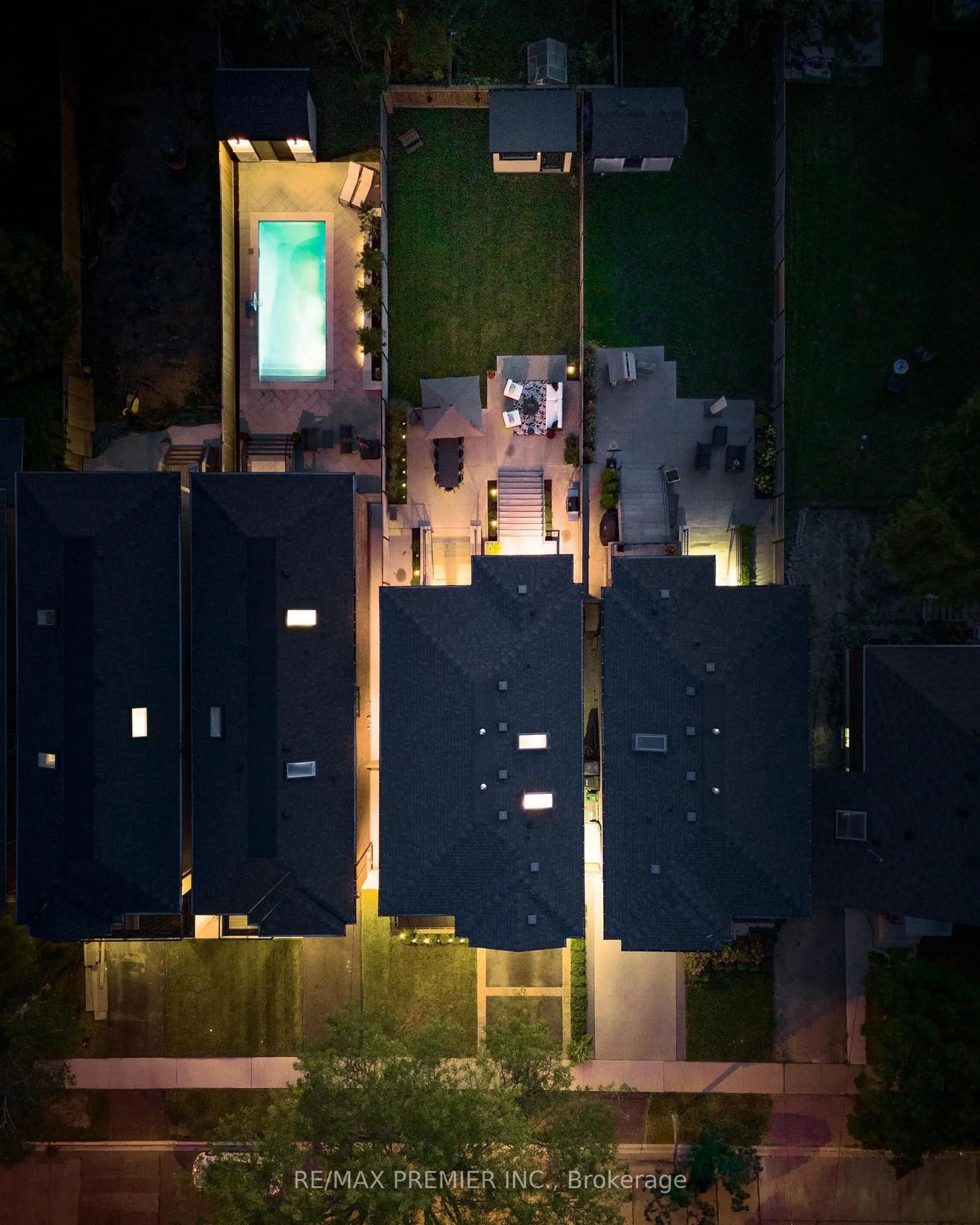 A pic from outside/outdoor area/front of a property/back of a property/a pic from drone, city buildings view from balcony for 56A Bellman Ave, Toronto Ontario M8W 4A4