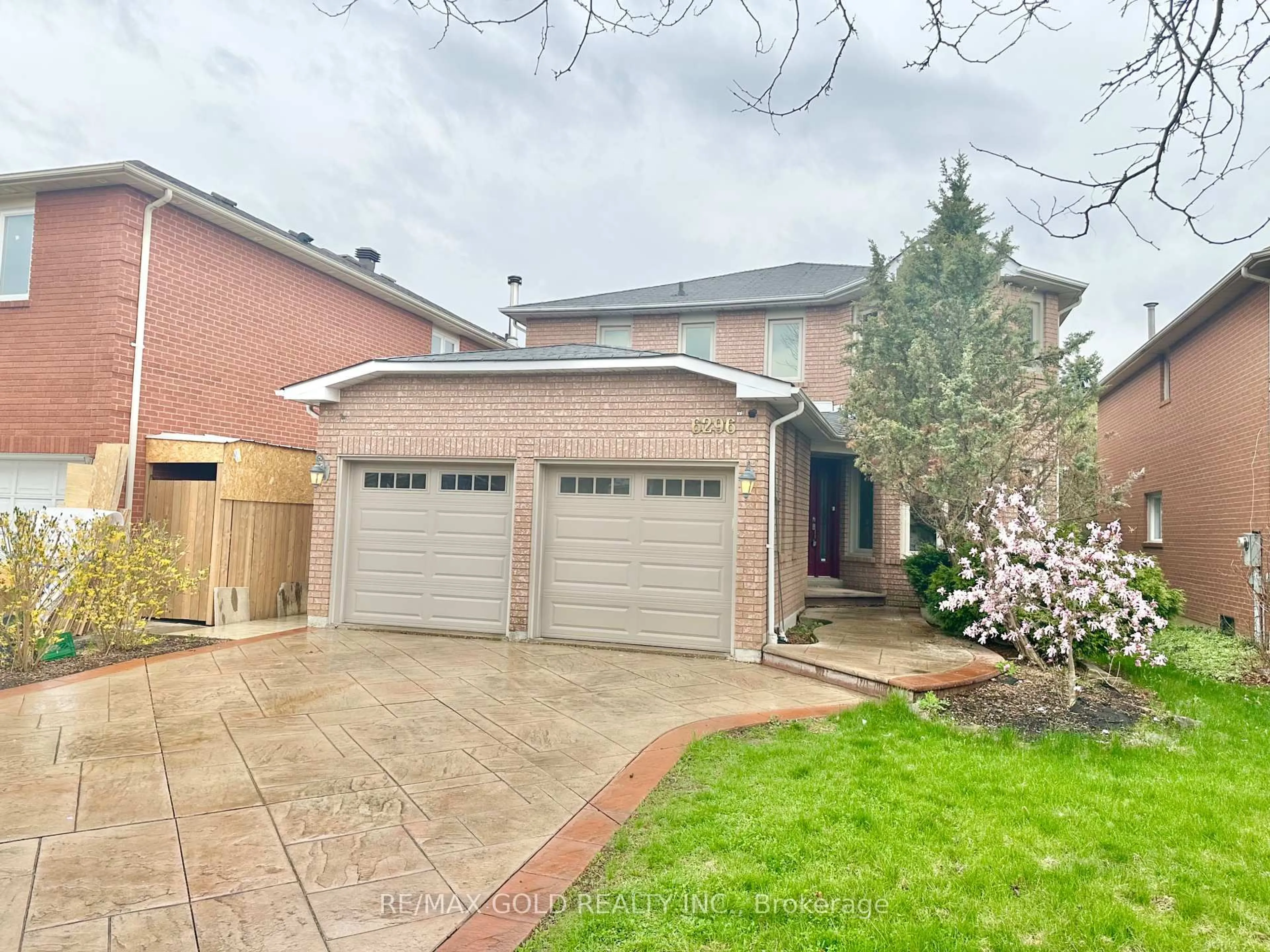 Home with brick exterior material, street for 6296 Culmore Cres, Mississauga Ontario L5V 1H9