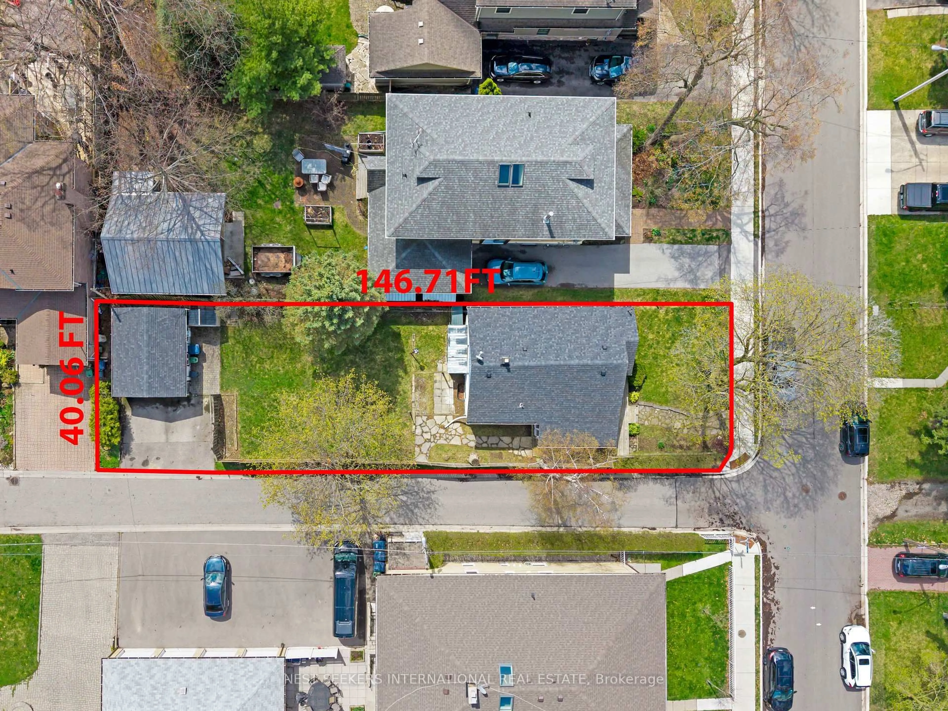 A pic from outside/outdoor area/front of a property/back of a property/a pic from drone, street for 7 Thirty Fifth St, Toronto Ontario M8W 3J6