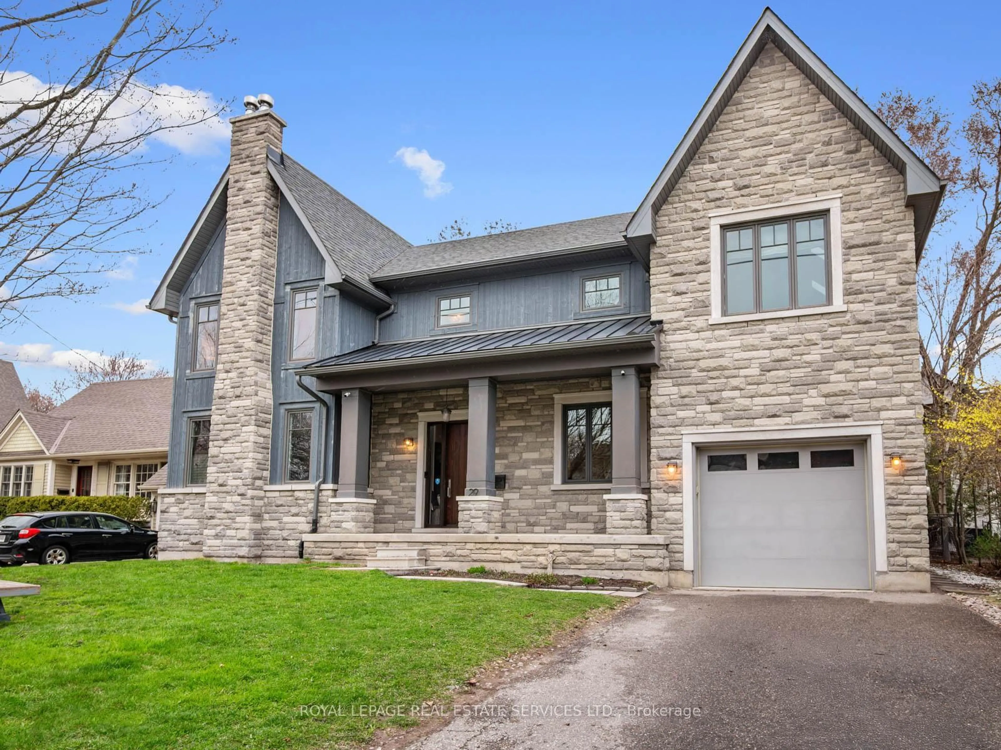 Home with brick exterior material, street for 29 Maple Ave, Mississauga Ontario L5H 2R5