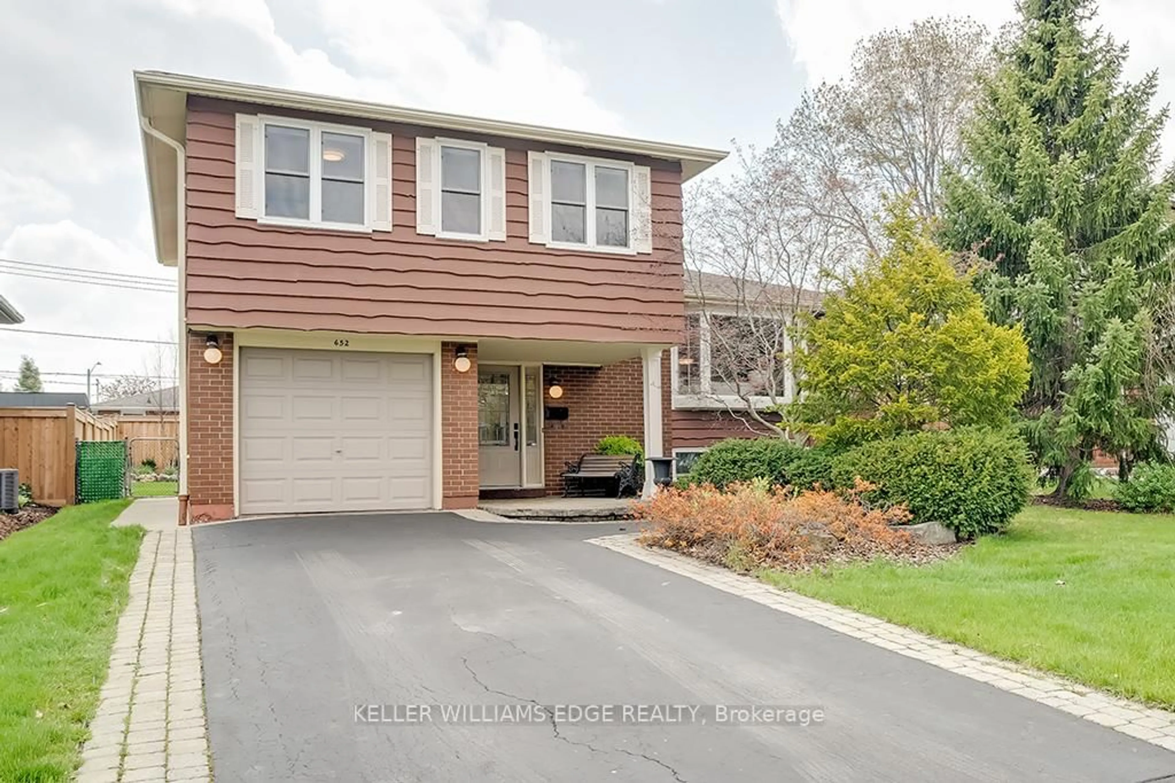 Unknown for 652 Meadow Lane, Burlington Ontario L7L 4R8