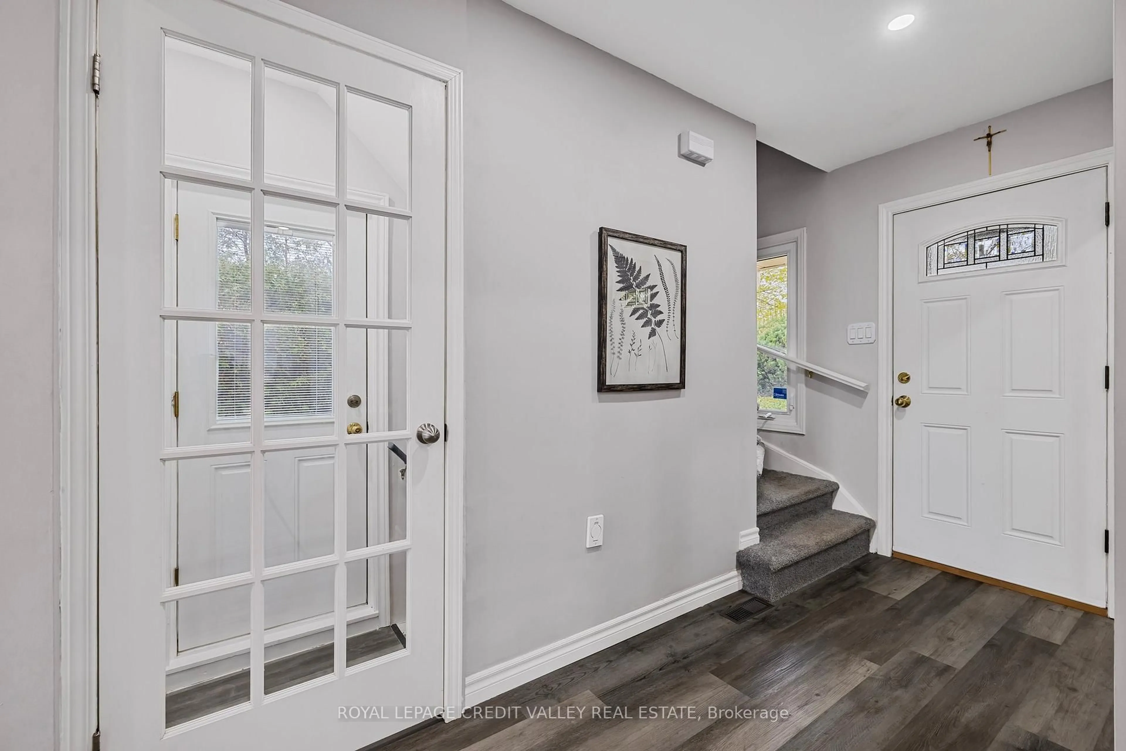 Indoor entryway for 65 Martindale Cres, Brampton Ontario L6X 2V7