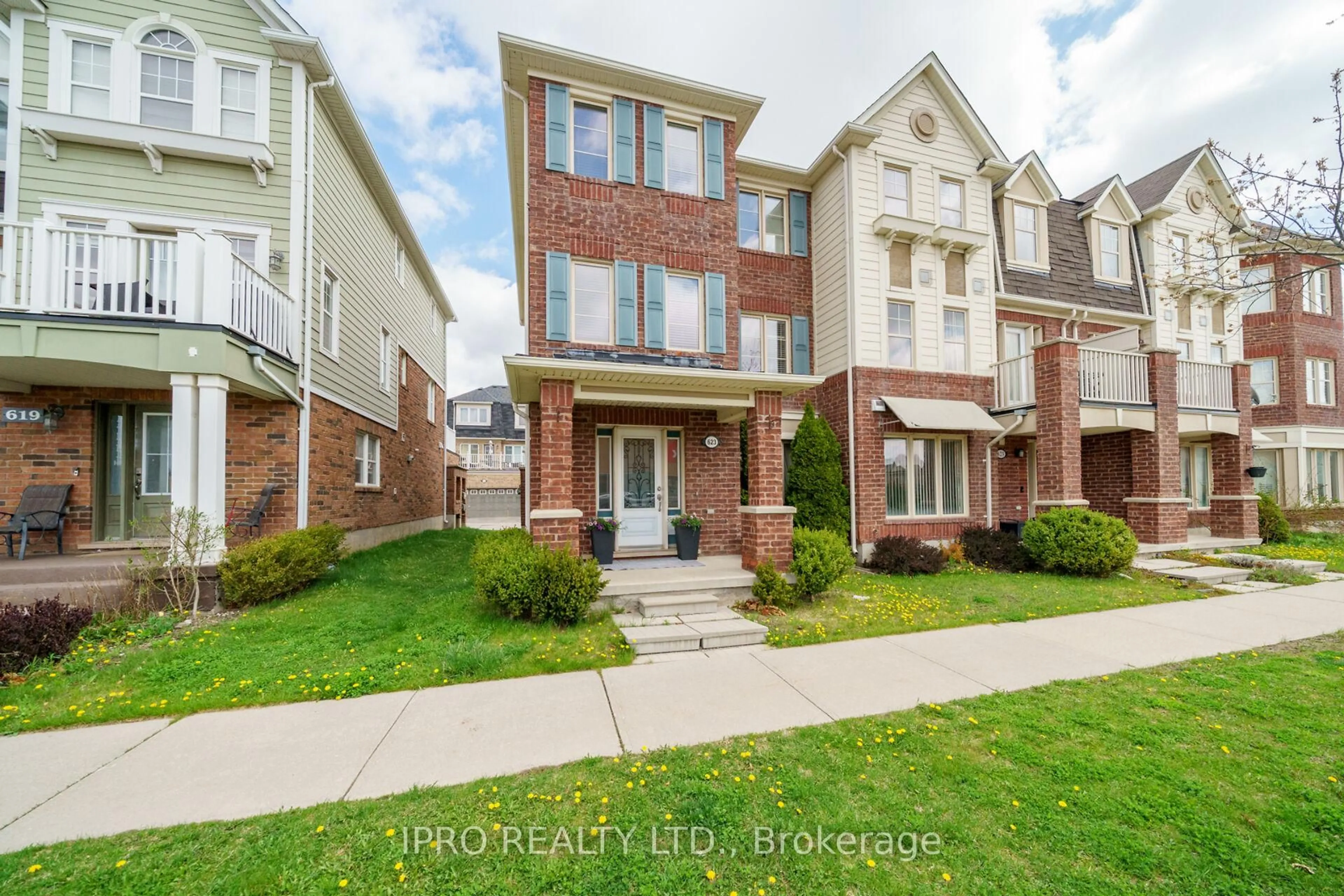 Home with brick exterior material, street for 623 Scott Blvd, Milton Ontario L9T 0P4