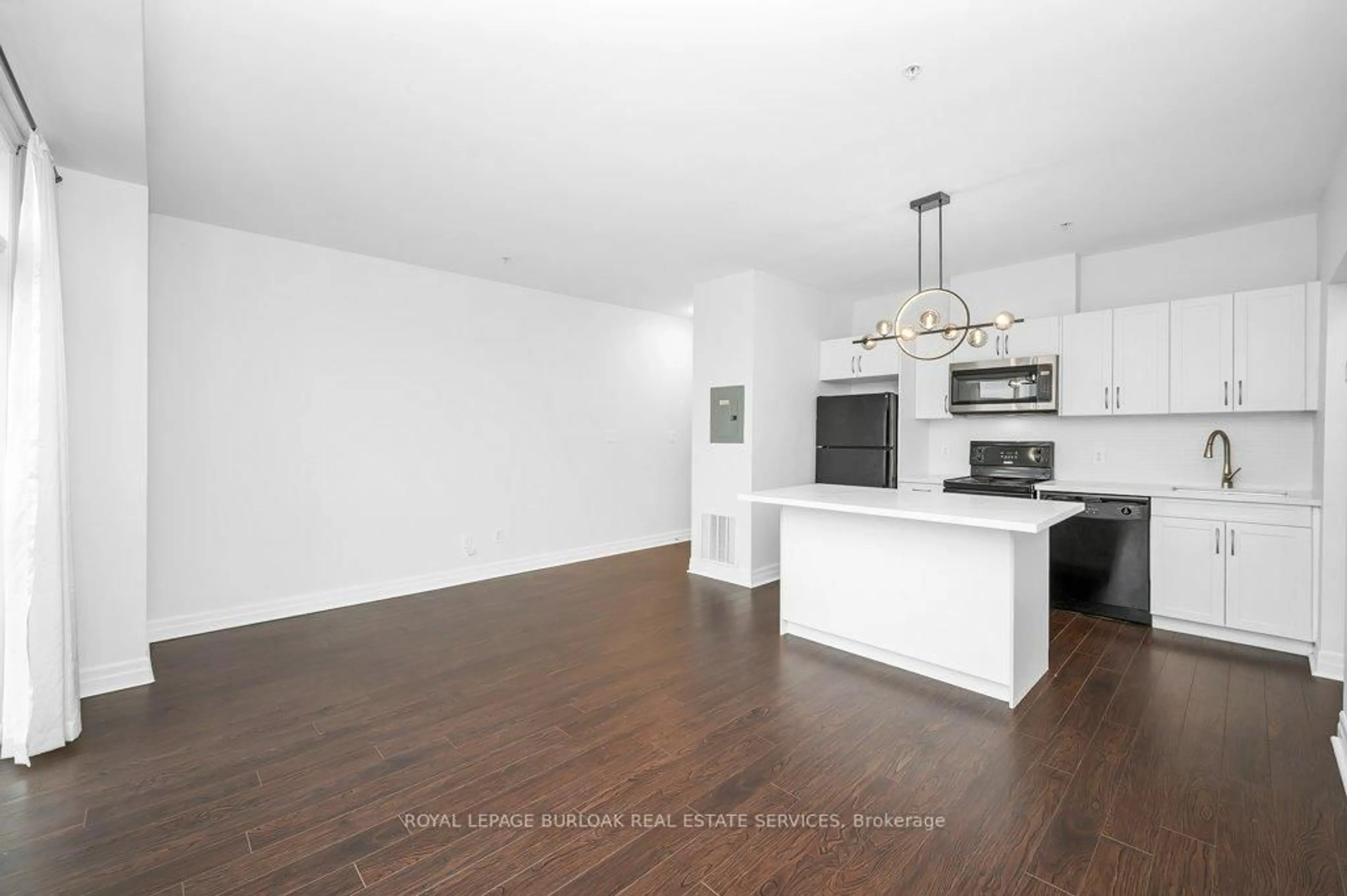 Open concept kitchen, unknown for 459 Kerr St #304, Oakville Ontario L6K 3C2