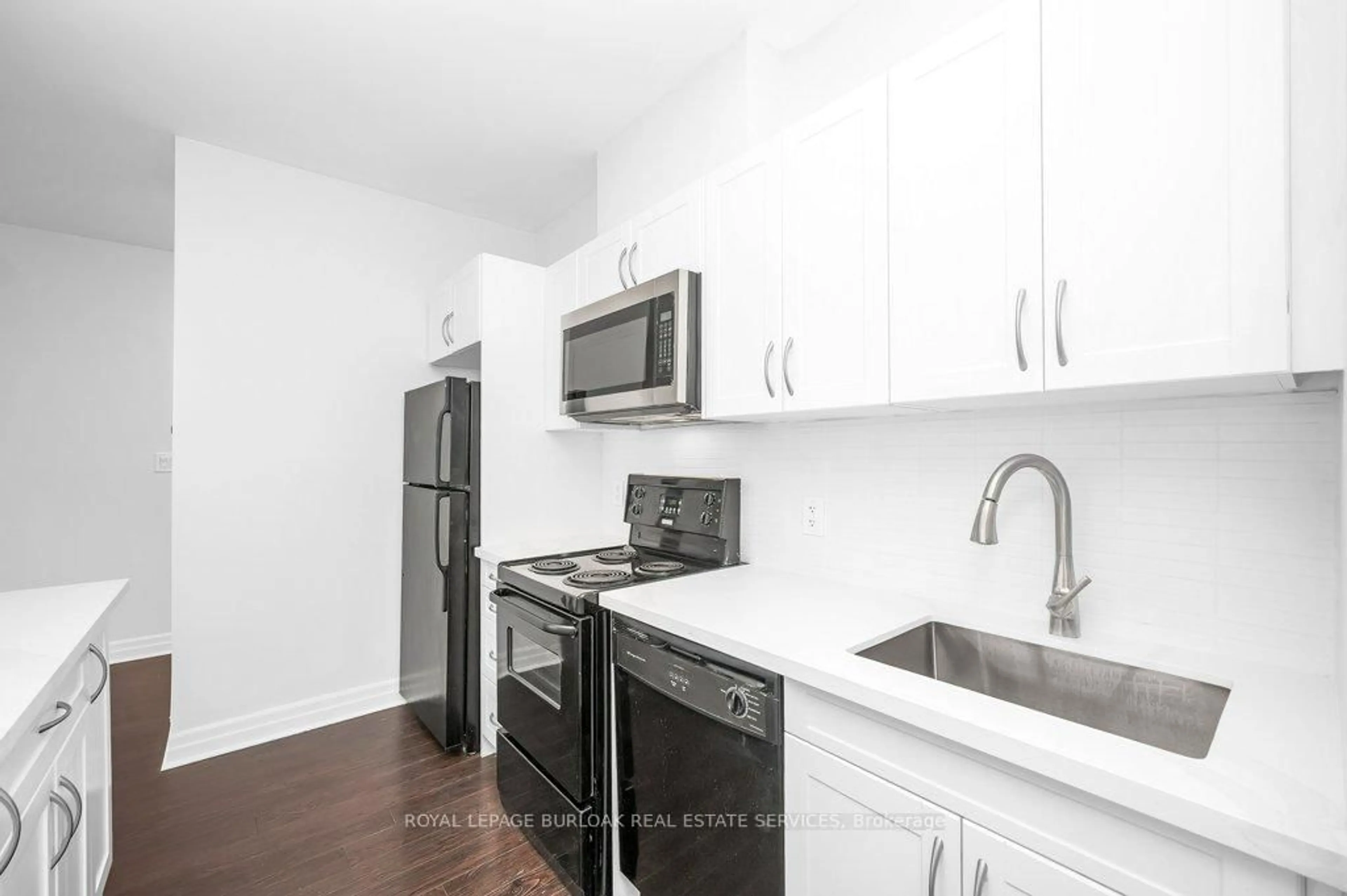Standard kitchen, unknown for 459 Kerr St #304, Oakville Ontario L6K 3C2