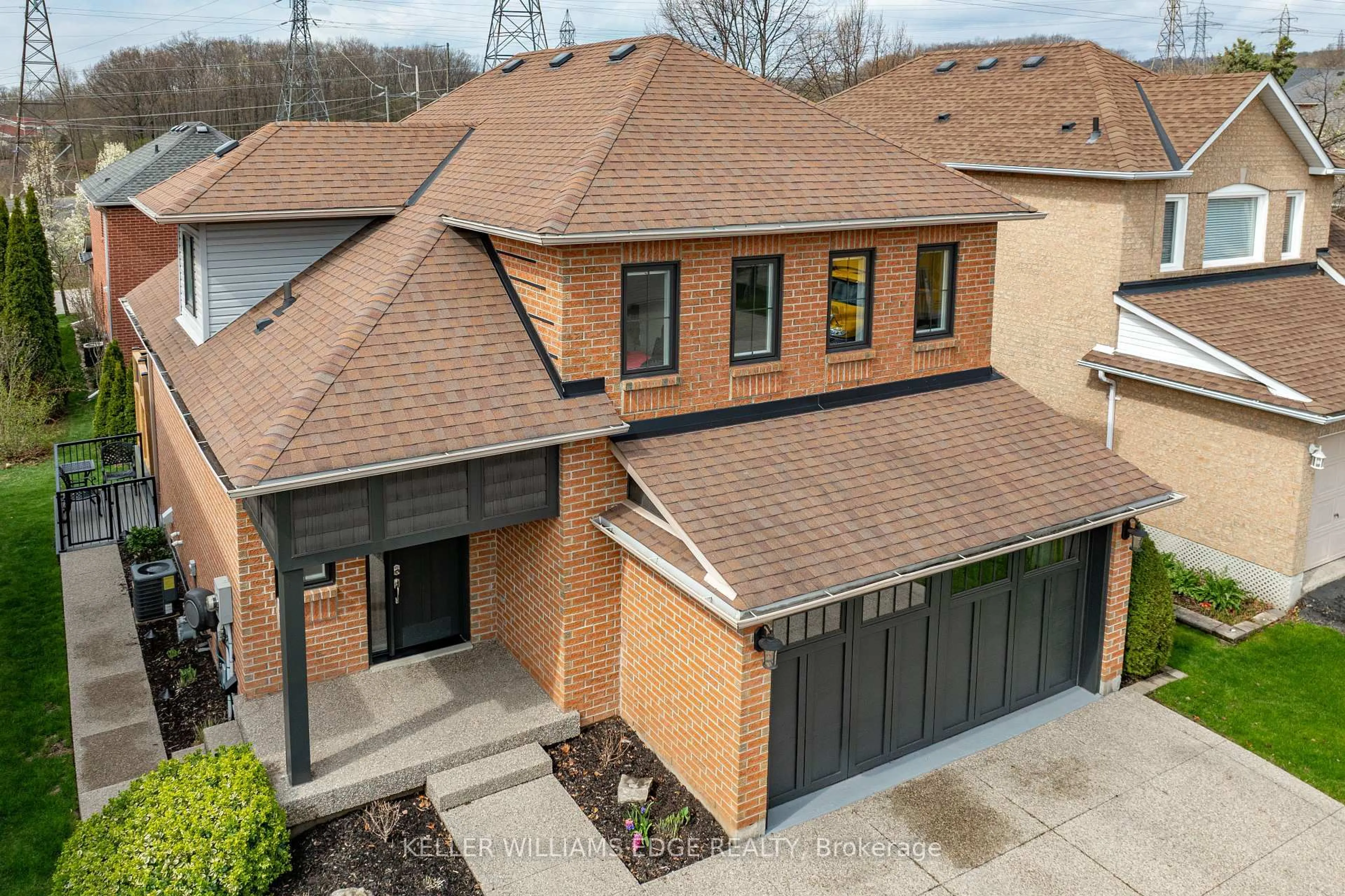 A pic from outside/outdoor area/front of a property/back of a property/a pic from drone, street for 1150 Skyview Dr #66, Burlington Ontario L7P 4X5