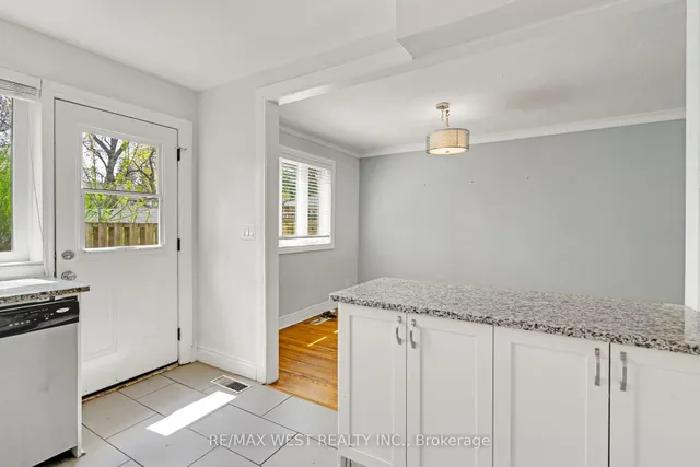 Additional property image - 2 Cabot Crt