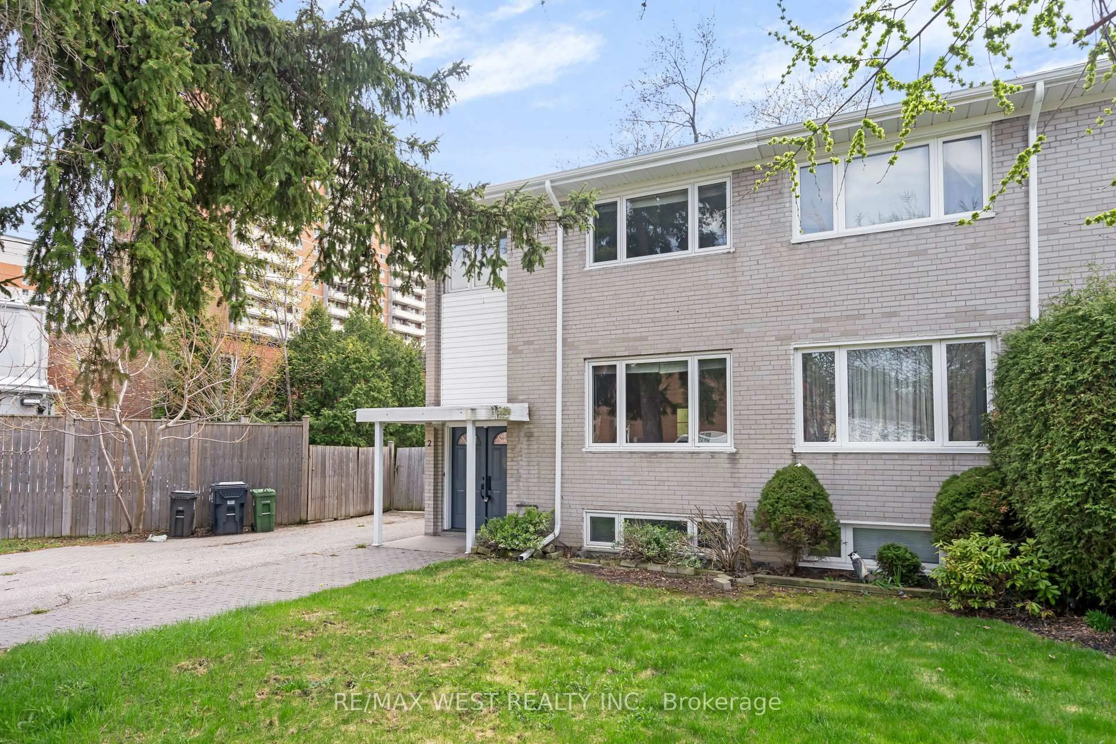 Home with brick exterior material, street for 2 Cabot Crt, Toronto Ontario M9A 2H4