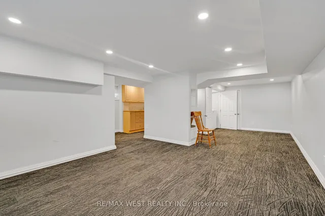 Additional property image - 2 Cabot Crt