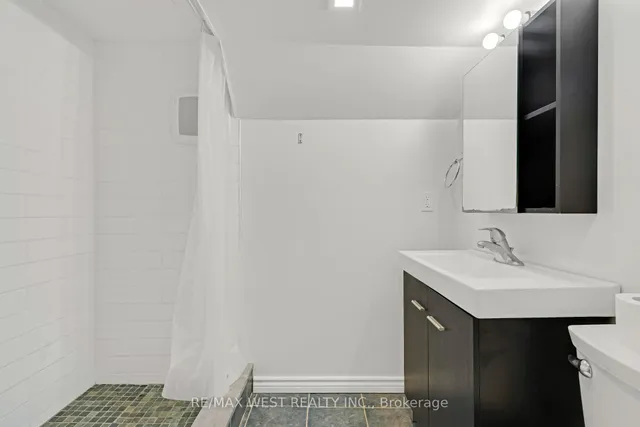 Additional property image - 2 Cabot Crt