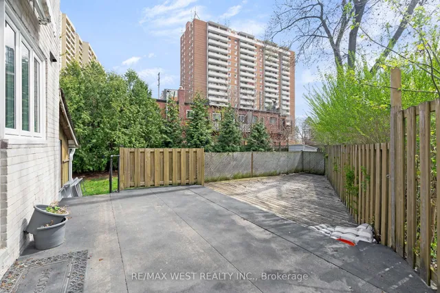Additional property image - 2 Cabot Crt