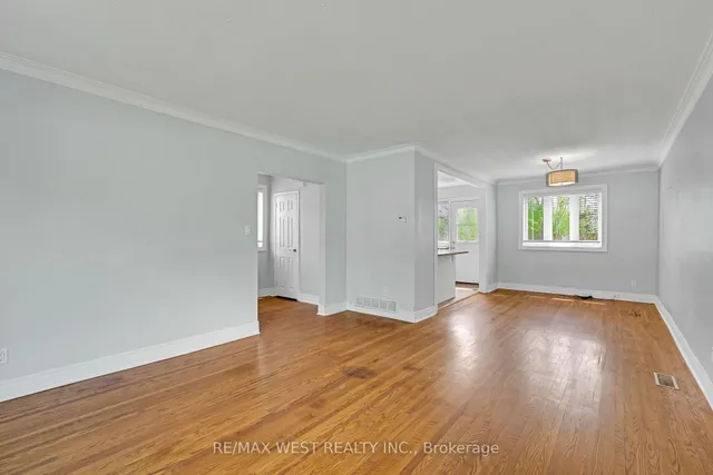 Additional property image - 2 Cabot Crt