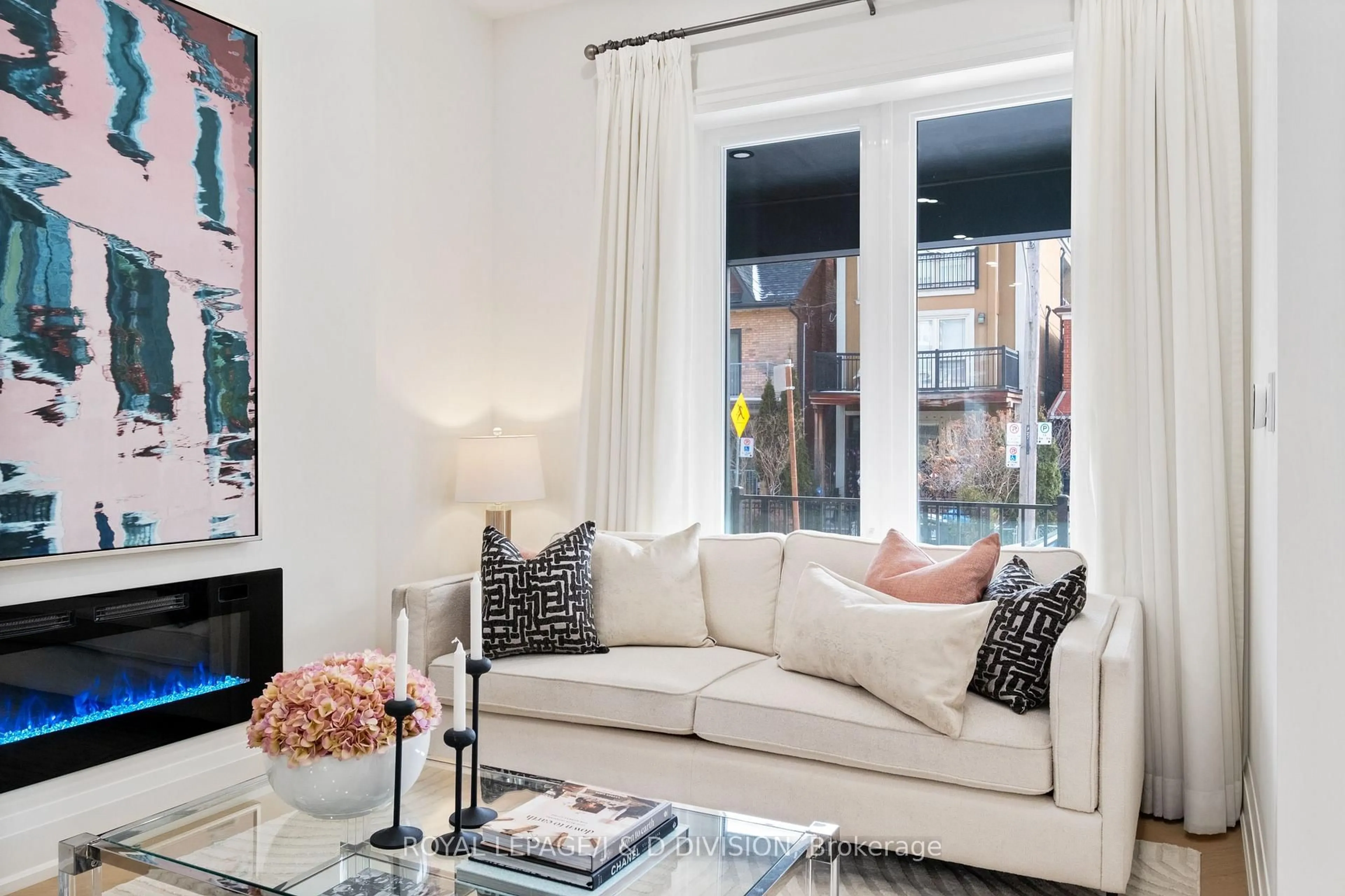 Living room with furniture, unknown for 28 Melville Ave, Toronto Ontario M6G 1Y2