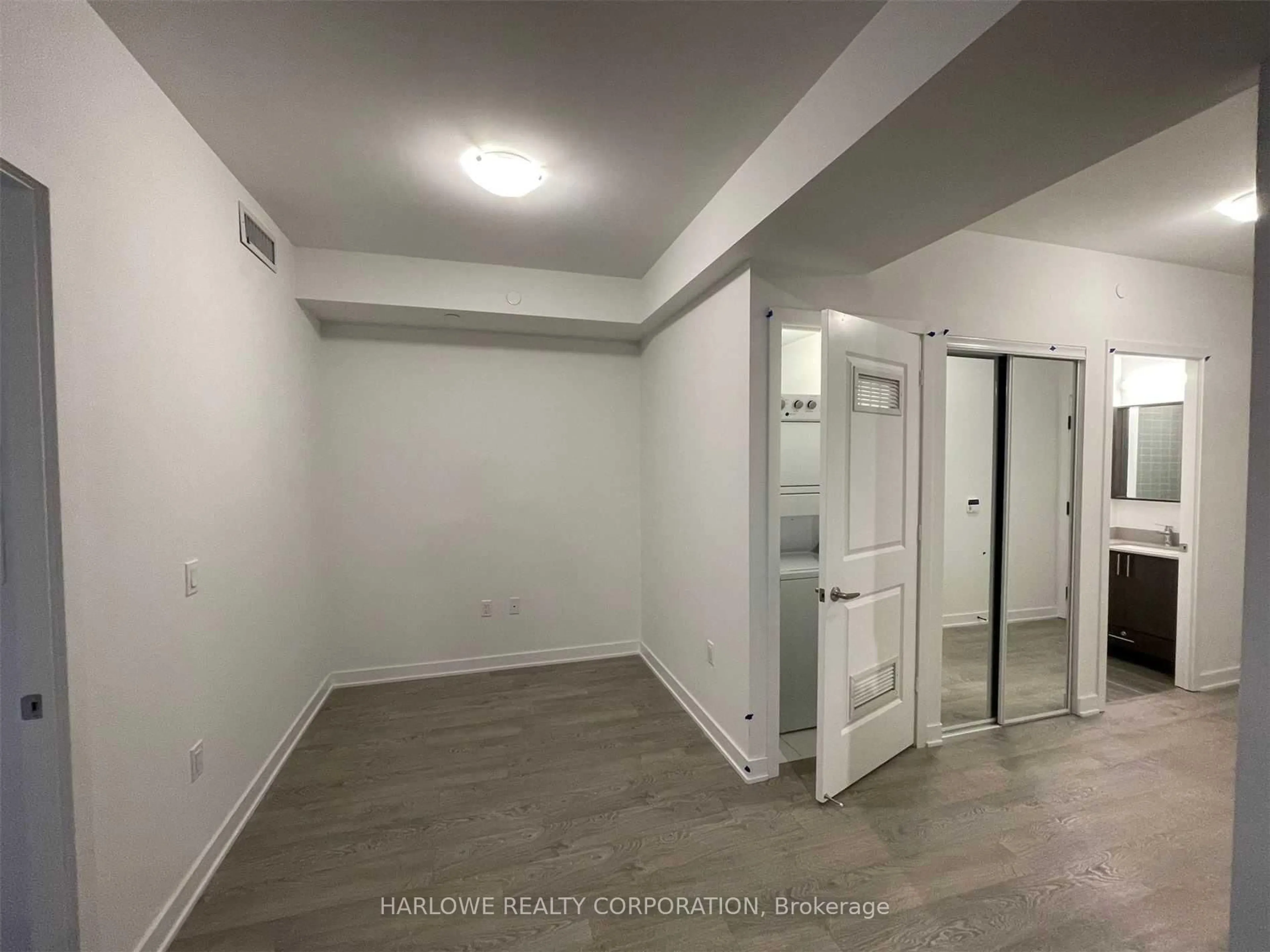 A pic of a room for 4655 Metcalfe Ave #1804, Mississauga Ontario L5M 0Z7