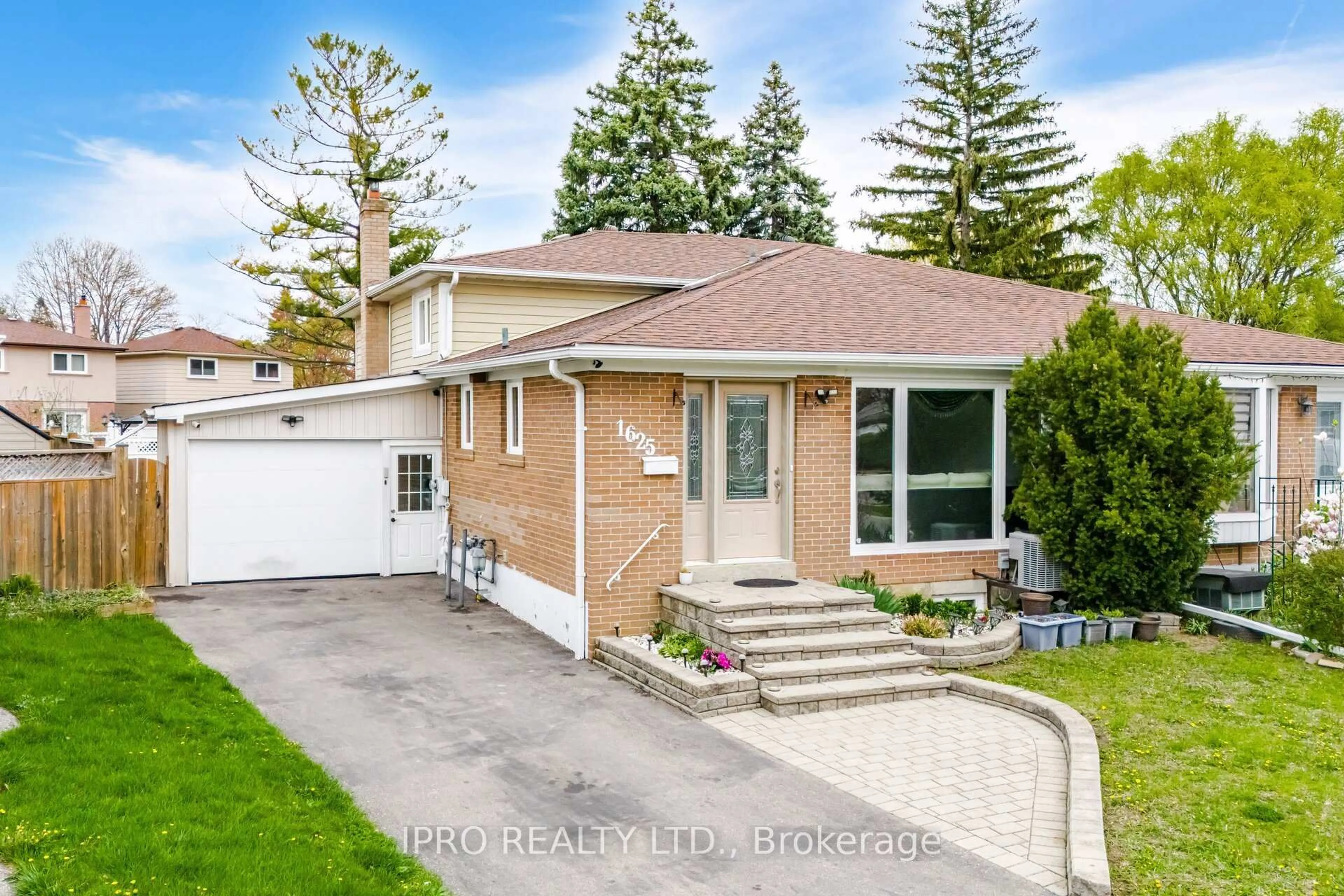 Unknown for 1625 Wavell Cres, Mississauga Ontario L4X 1X2