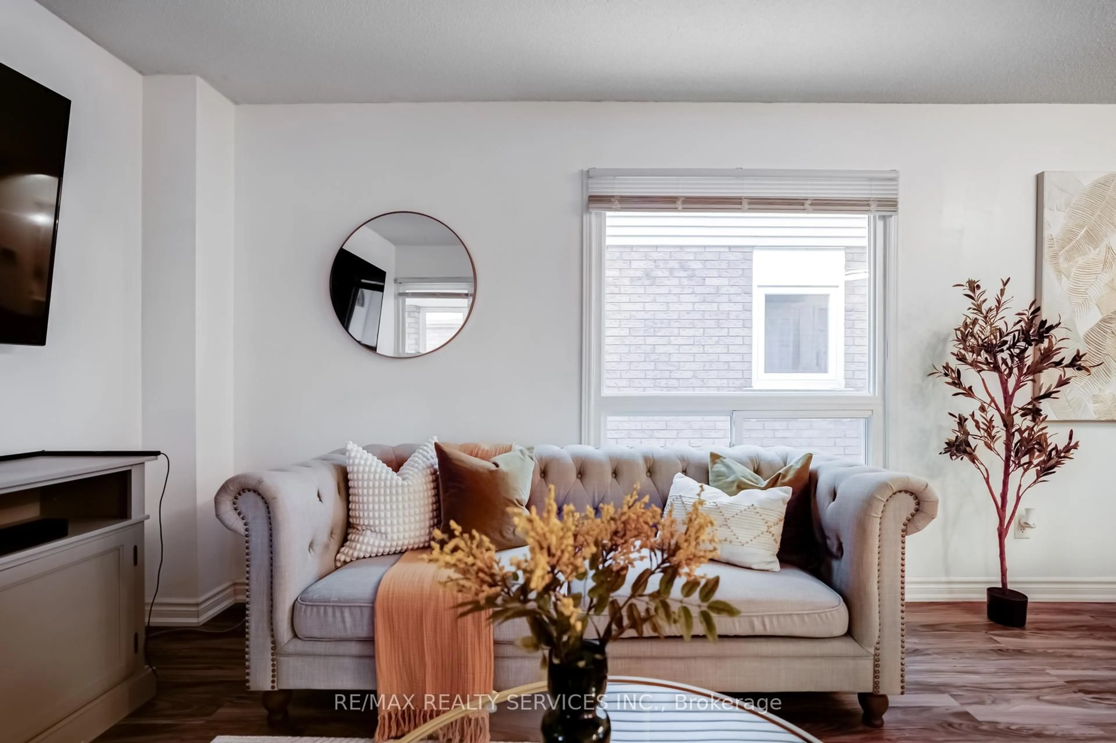 Living room with furniture, unknown for 37 Solway Ave, Brampton Ontario L6Z 4E4