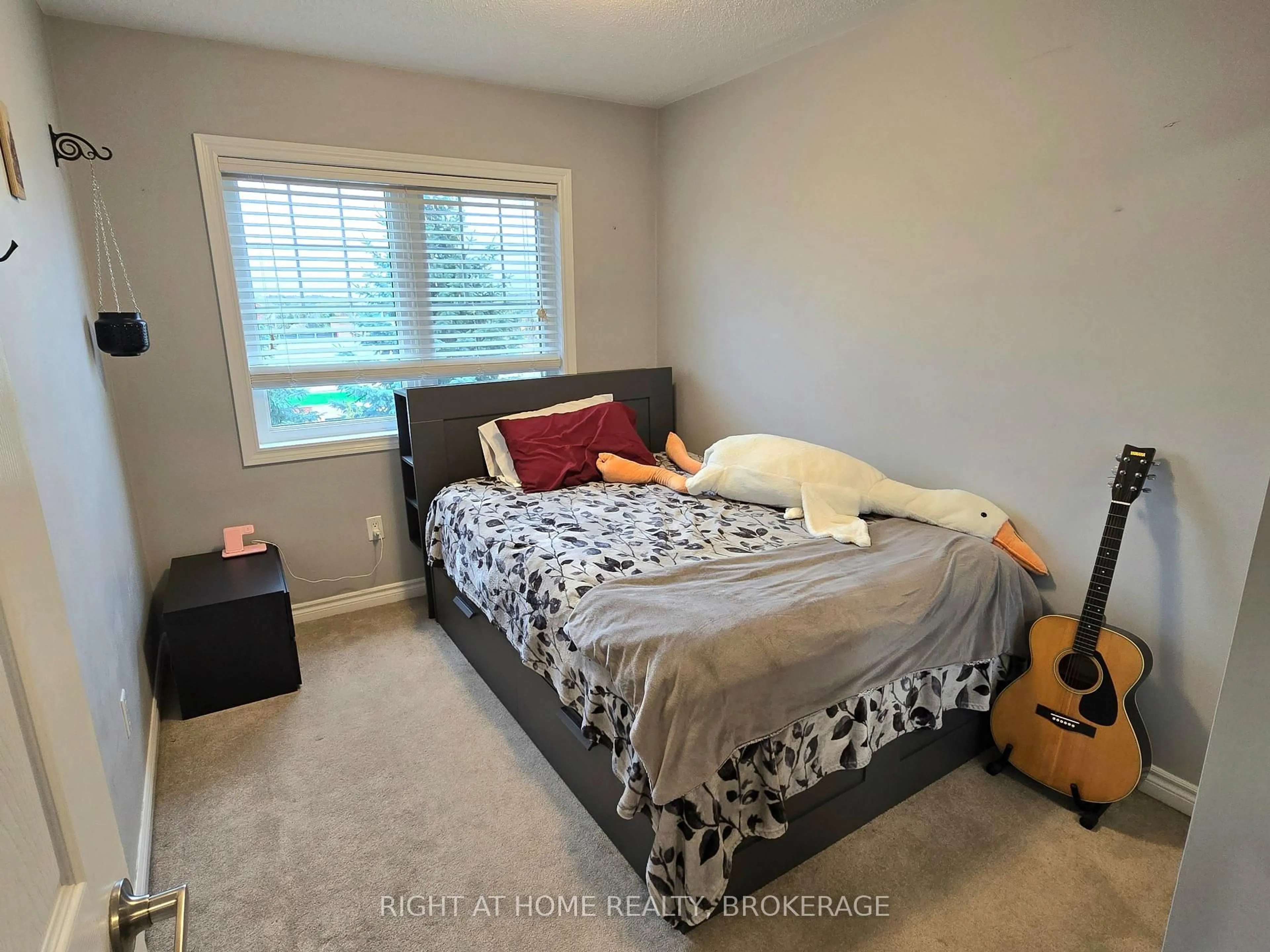Bedroom with bed, unknown for 2441 Coho Way, Oakville Ontario L6M 0G7