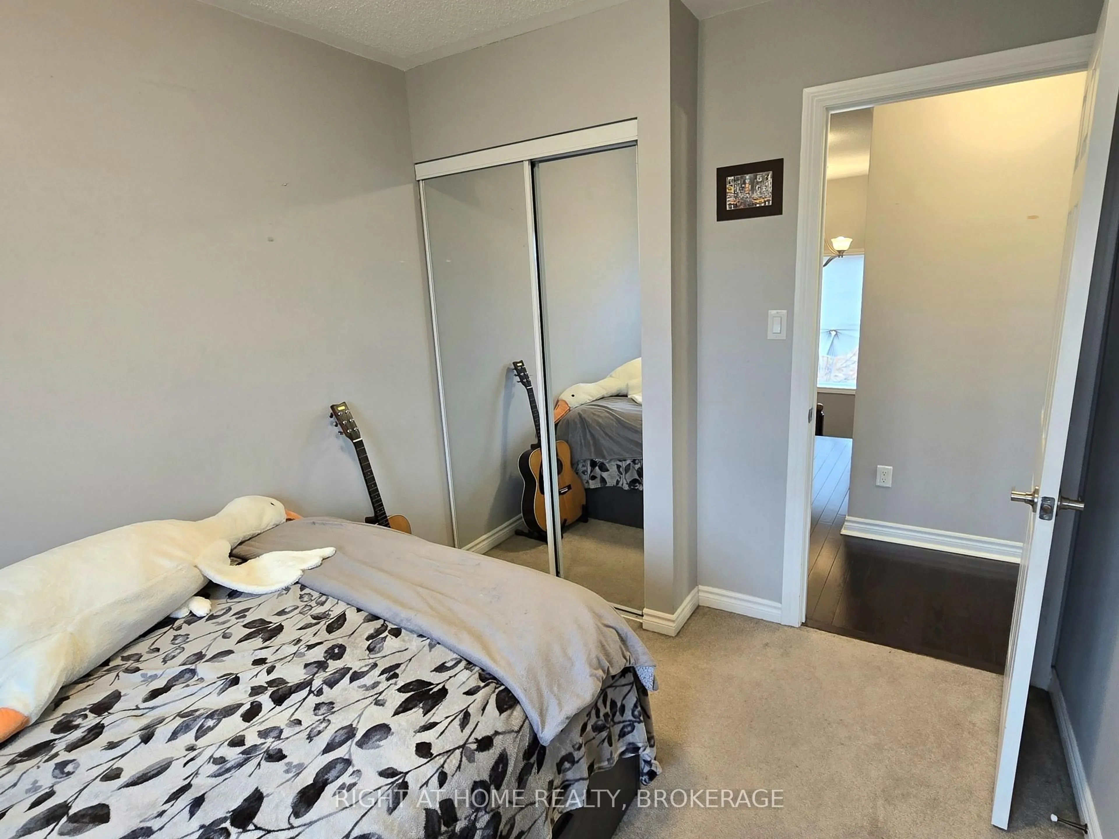 A pic of a room for 2441 Coho Way, Oakville Ontario L6M 0G7