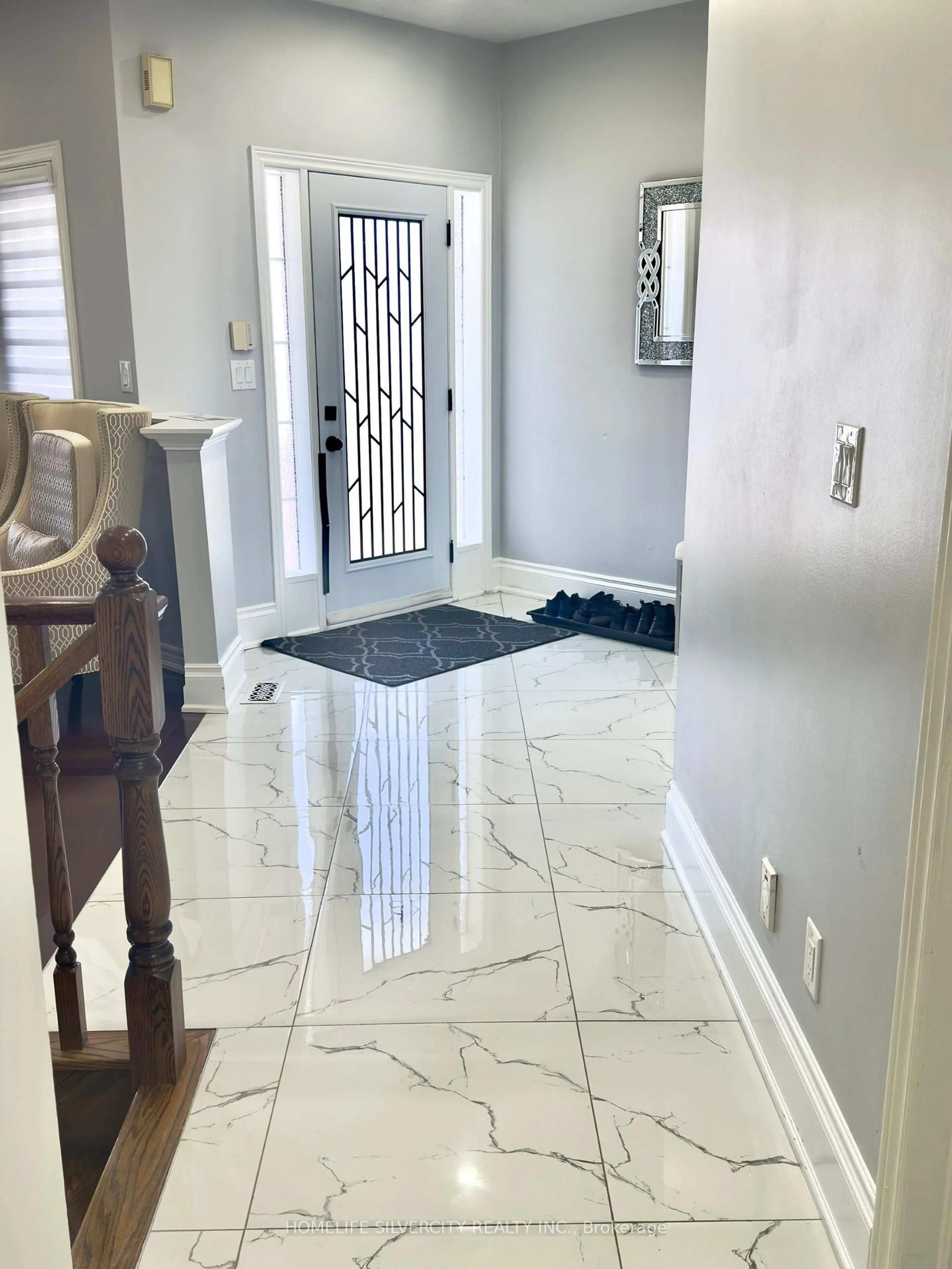 Indoor entryway for 12 Larkdale Terr, Brampton Ontario L6R 1W5